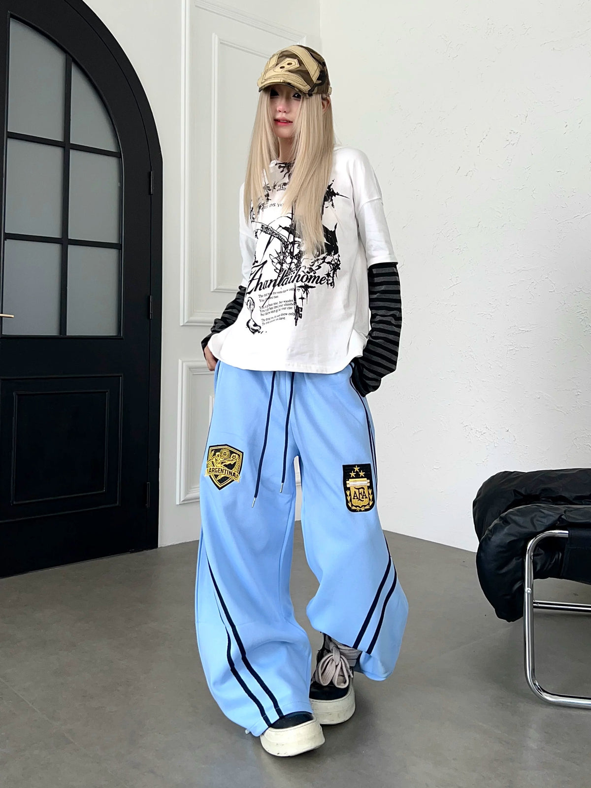 Emblem Double-Waist Striped Curved Sweat Pants MB7461