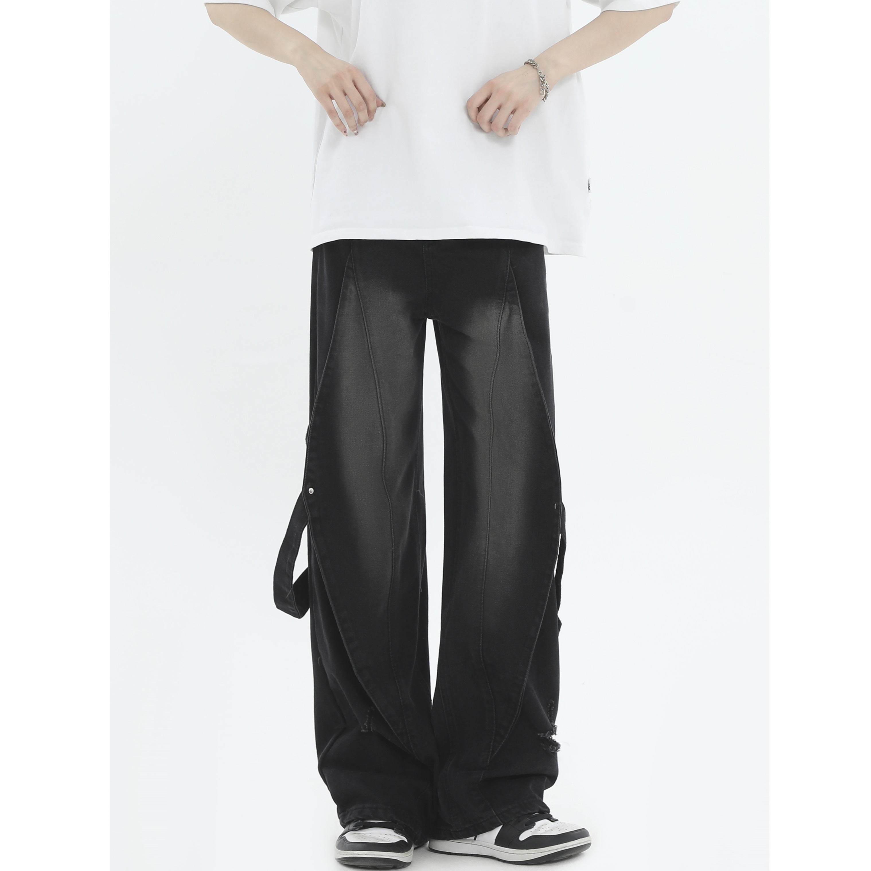 Distressed Washed 3D Panelled Strap Street Jeans IN7010