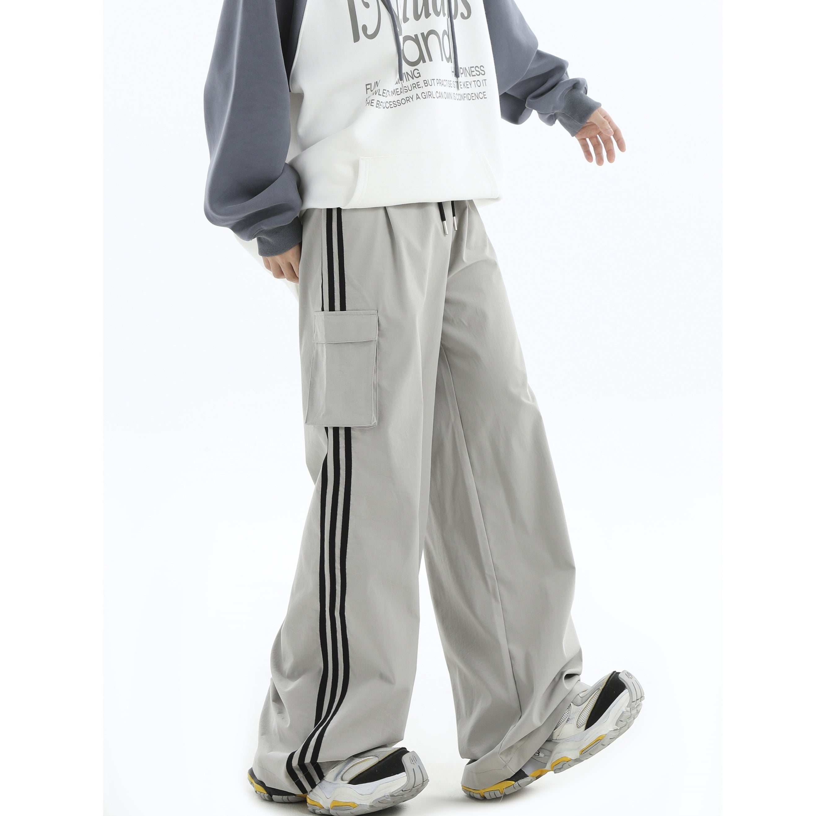 Drawstring Three-bar Casual Cargo Pants IN7047