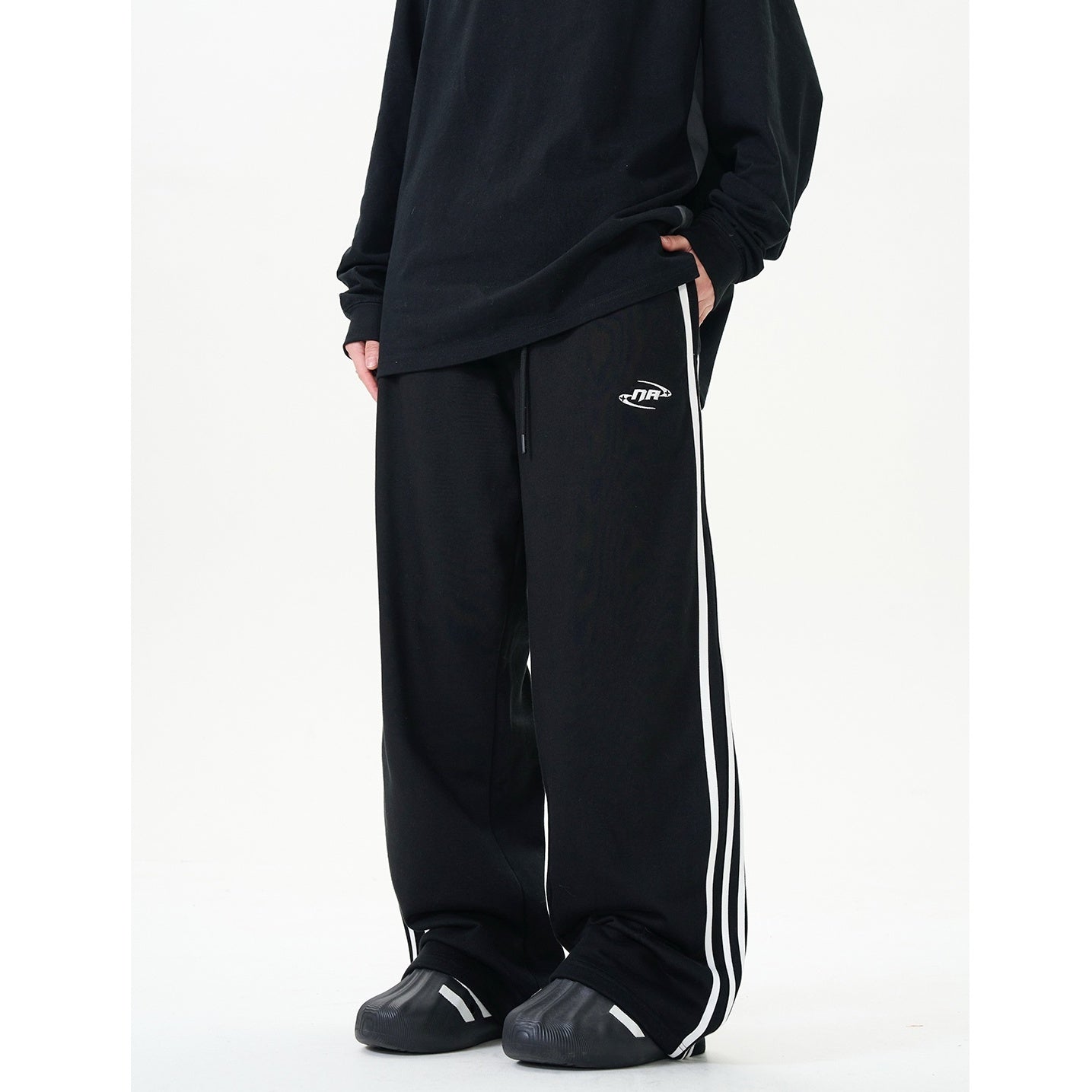 Embroidery Side Line Loose Sweatpants NA7010