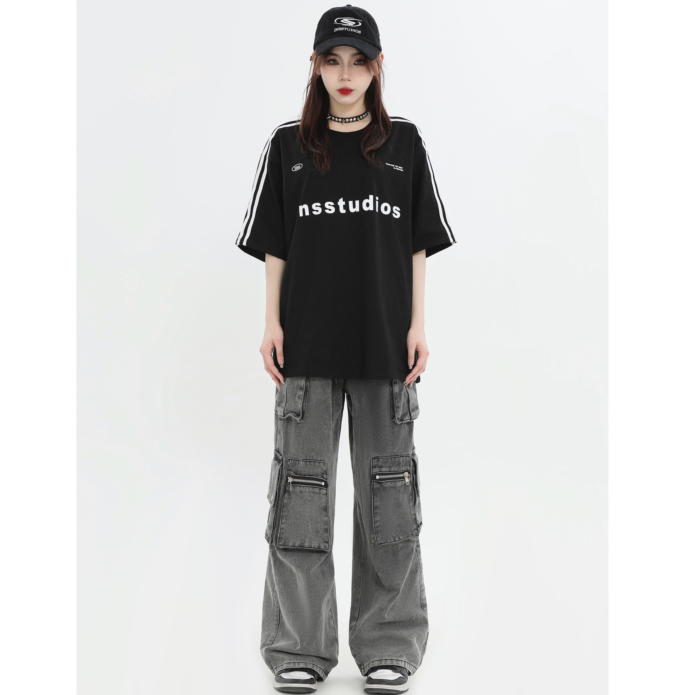 Distressed Loose Work Style Cargo Jeans IN7025