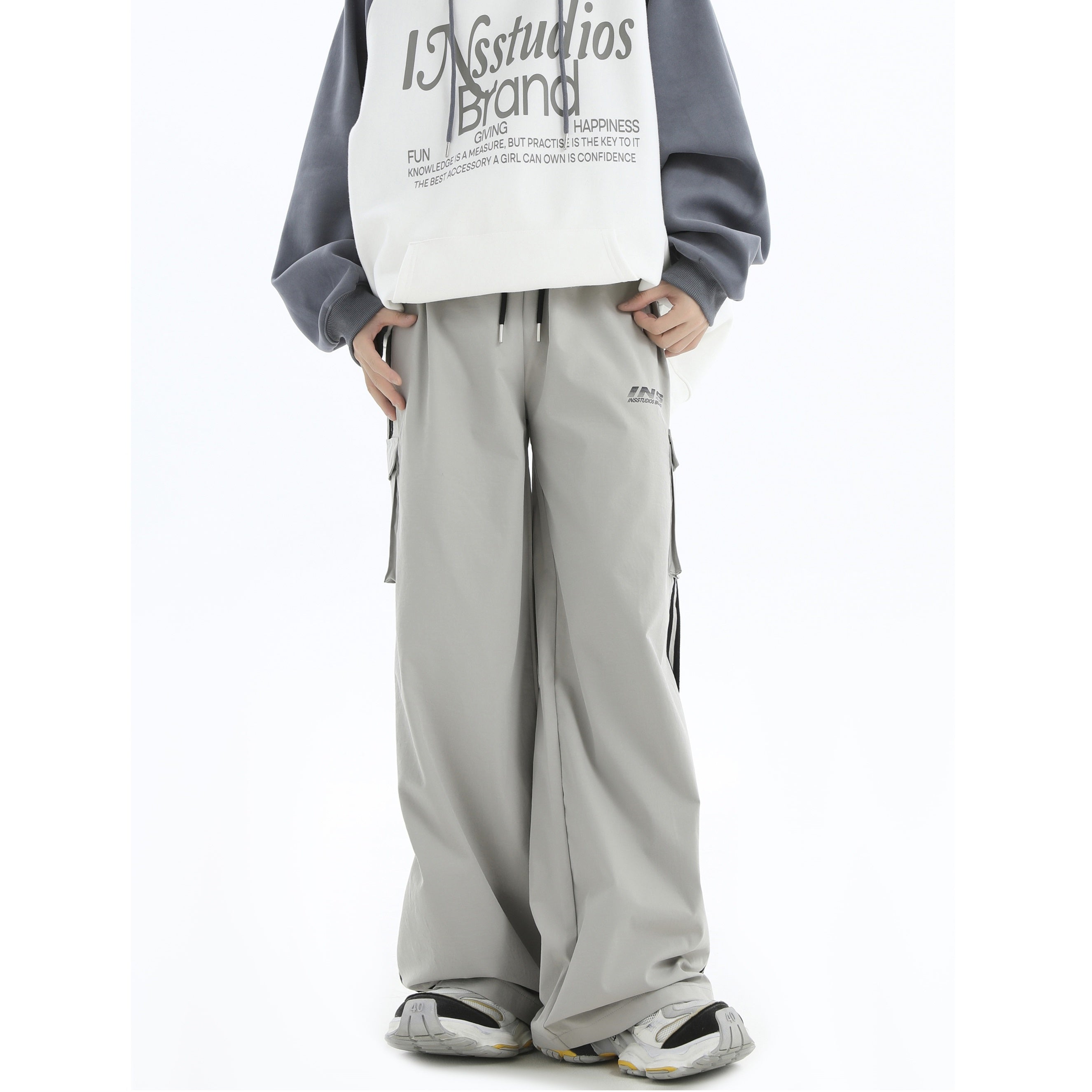 Drawstring Three-bar Casual Cargo Pants IN7047