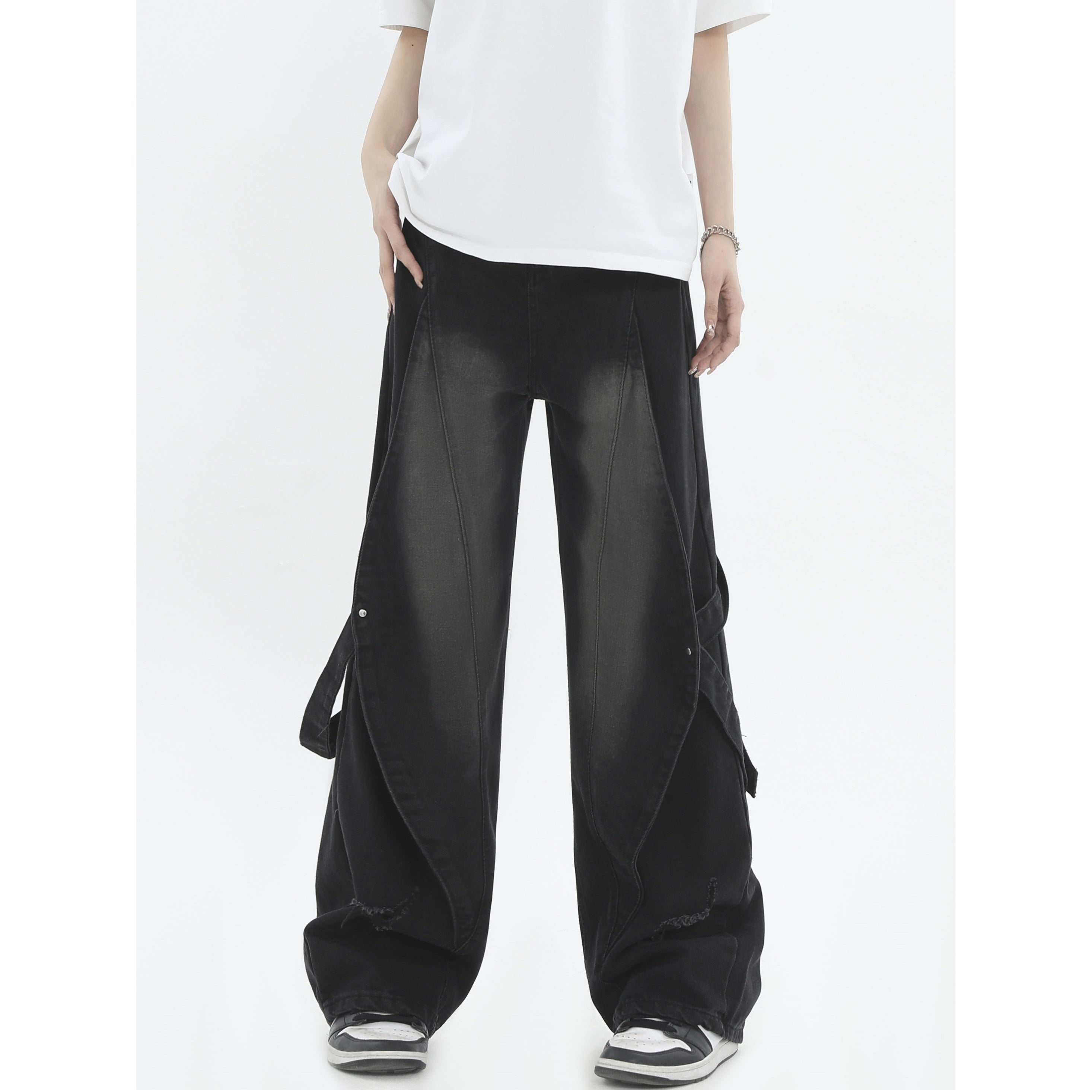 Distressed Washed 3D Panelled Strap Street Jeans IN7010