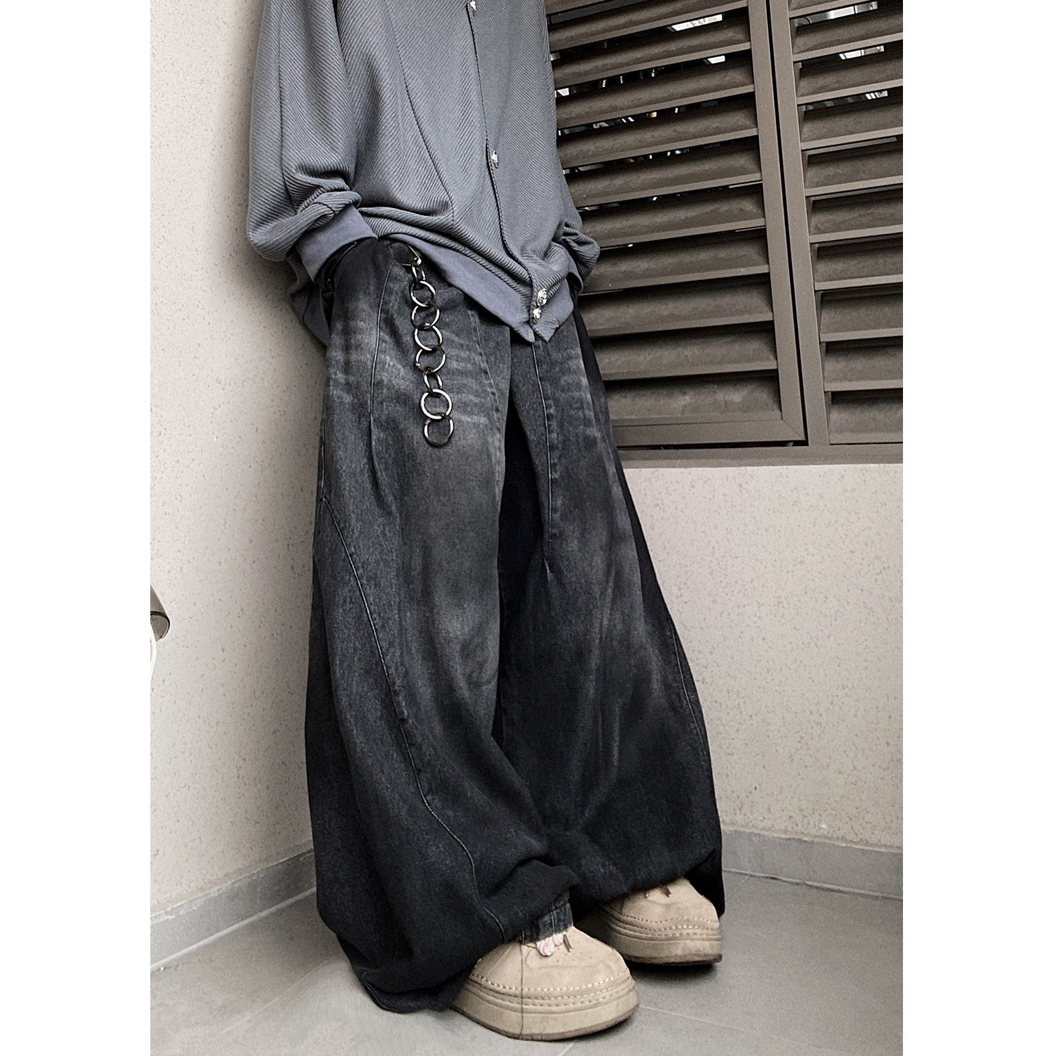 Washed Mud Dyed Distressed Wide-Leg Jeans UU7023