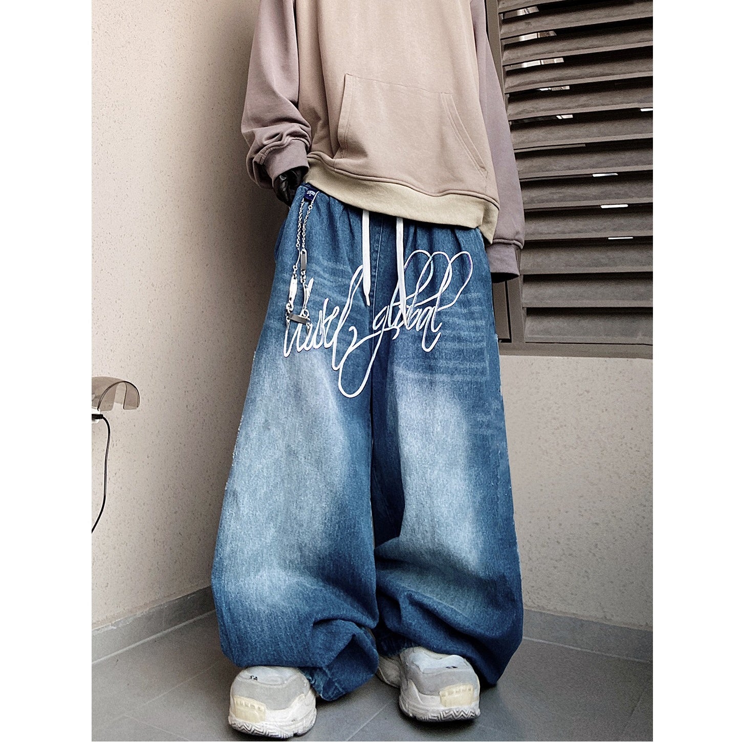 Logo Washed Ripped Wide Jeans UU7018