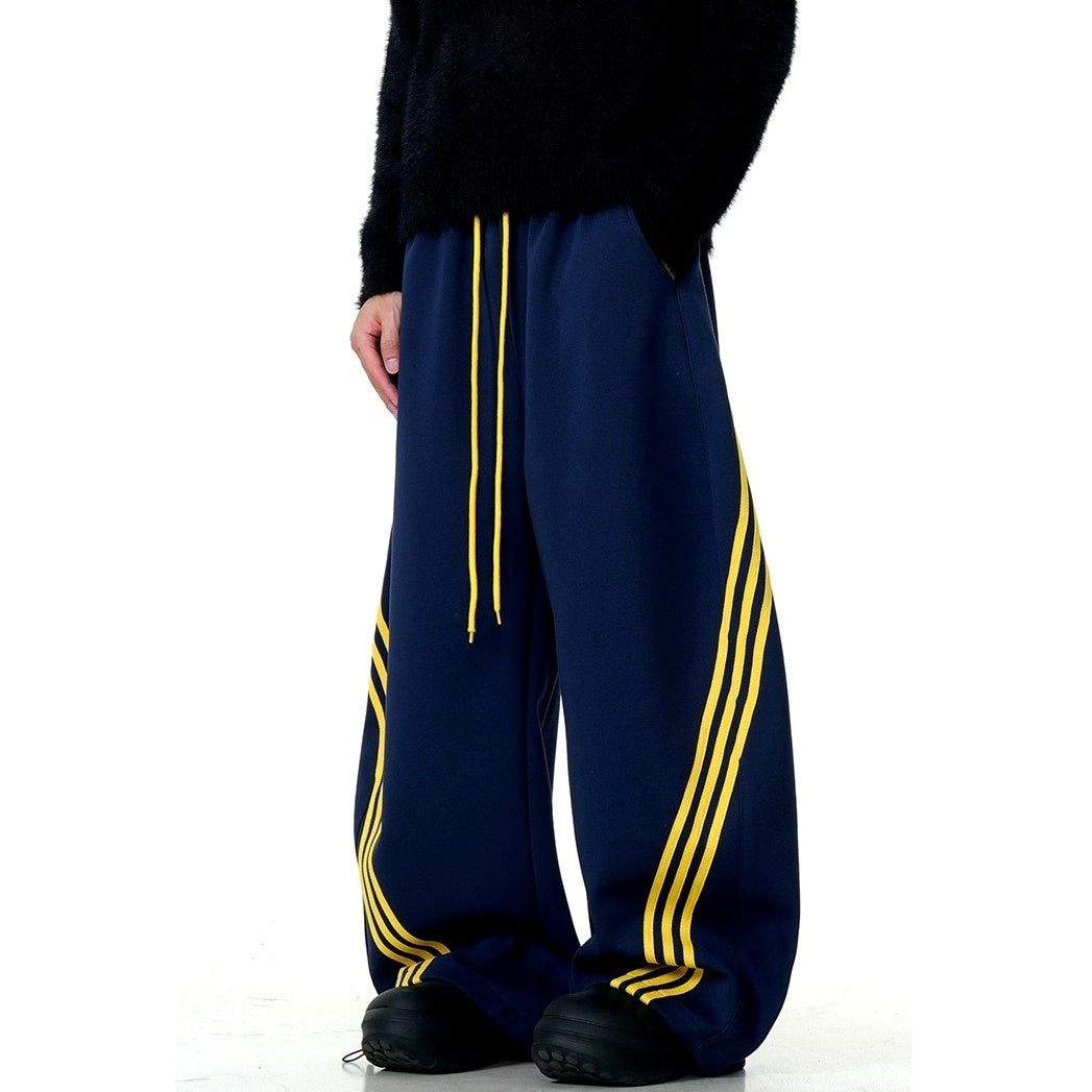 Slant Three Bar Wide Sweat Pants MB7407