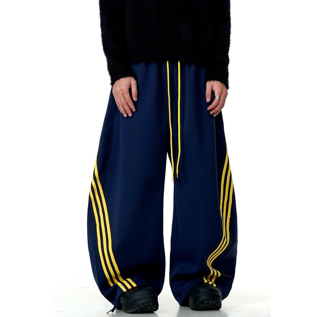 Slant Three Bar Wide Sweat Pants MB7407