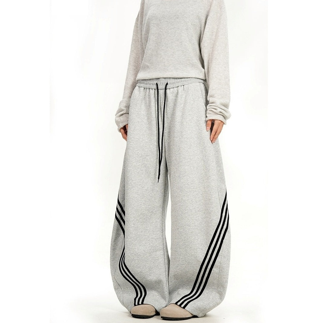 Slant Three Bar Wide Sweat Pants MB7407