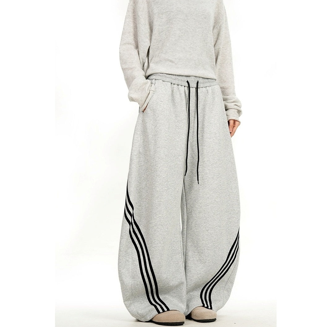 Slant Three Bar Wide Sweat Pants MB7407