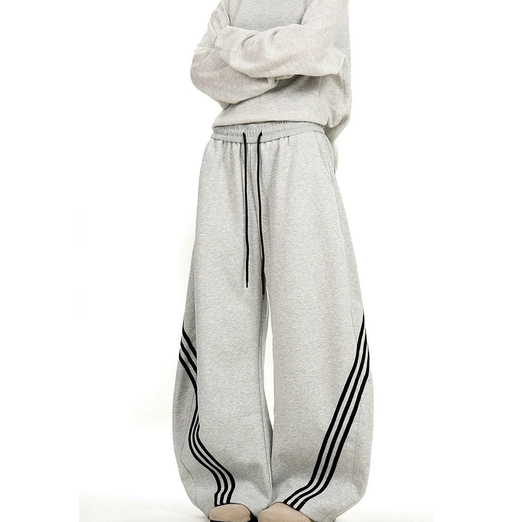 Slant Three Bar Wide Sweat Pants MB7407