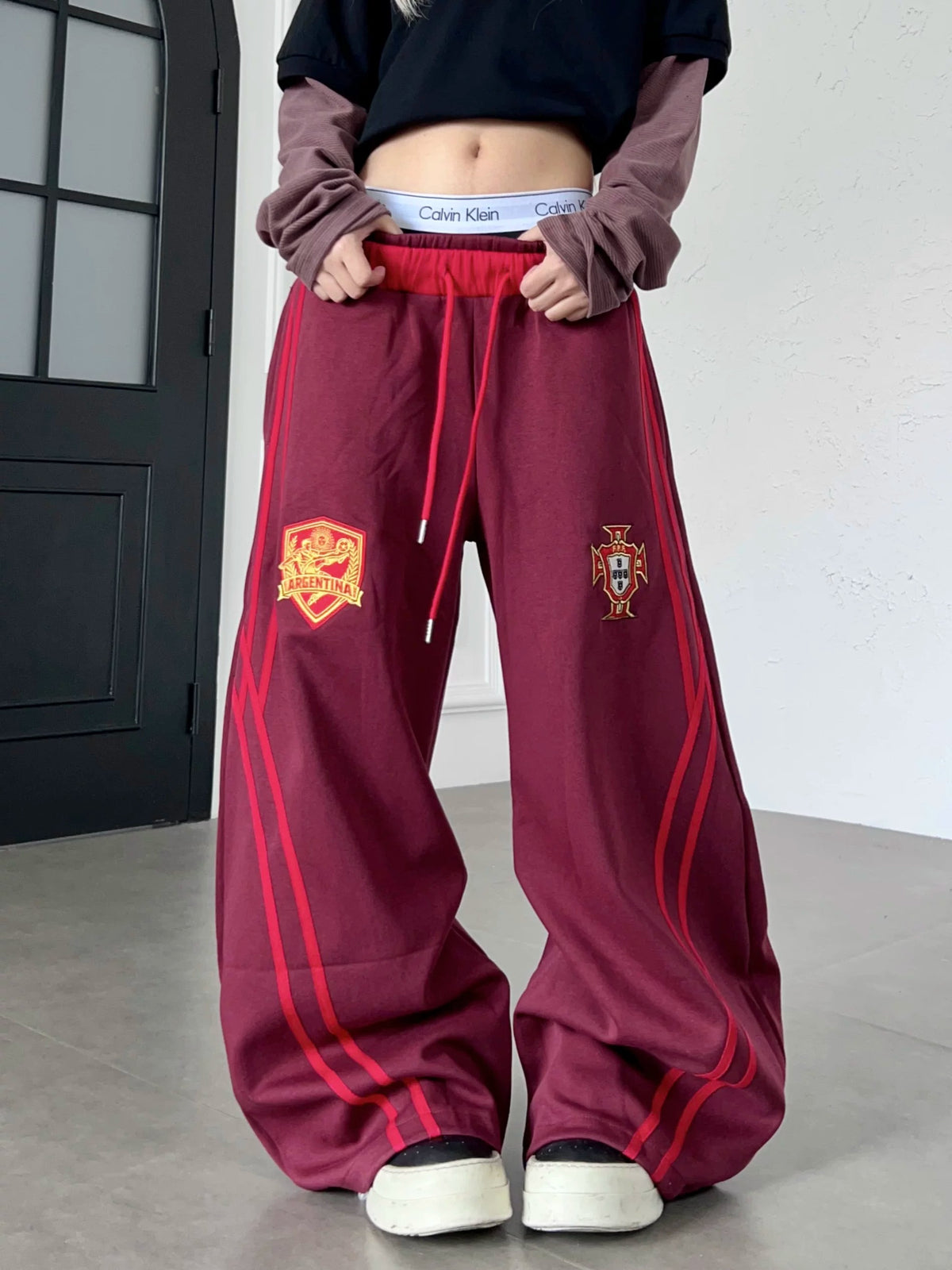 Emblem Double-Waist Striped Curved Sweat Pants MB7461