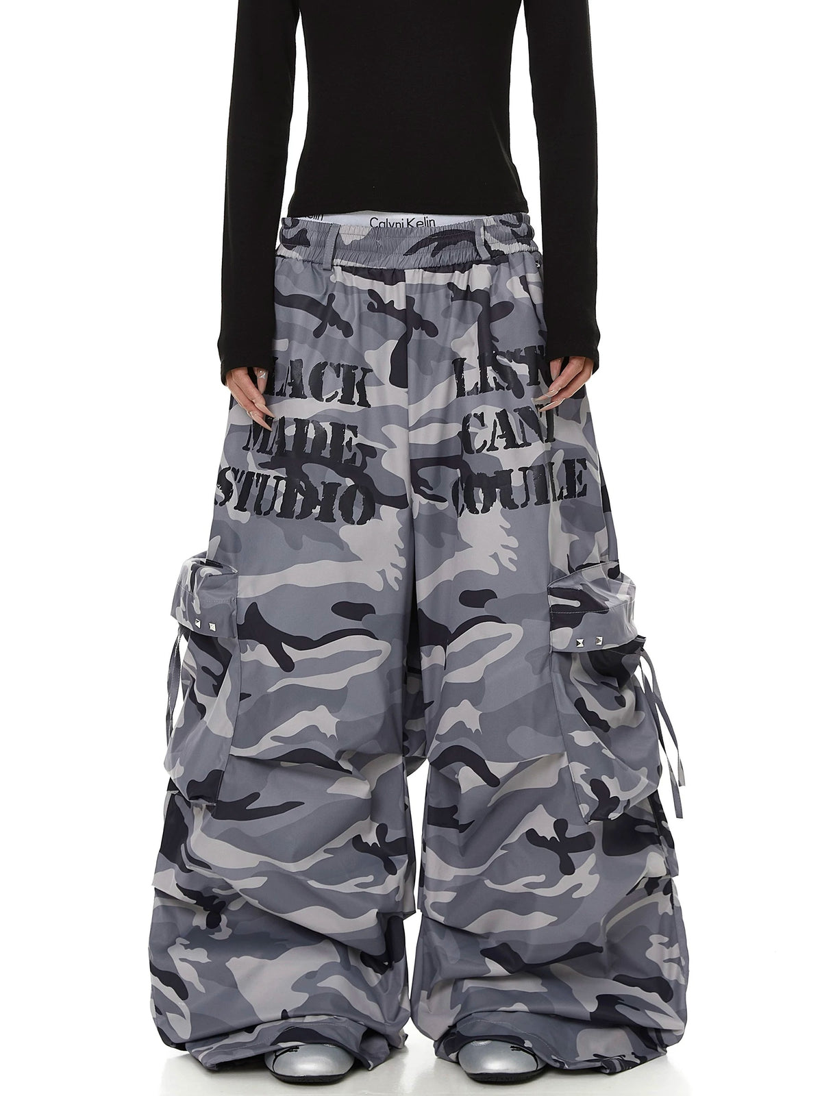 Letter Print Camouflage Wide Cargo Pants MB7451