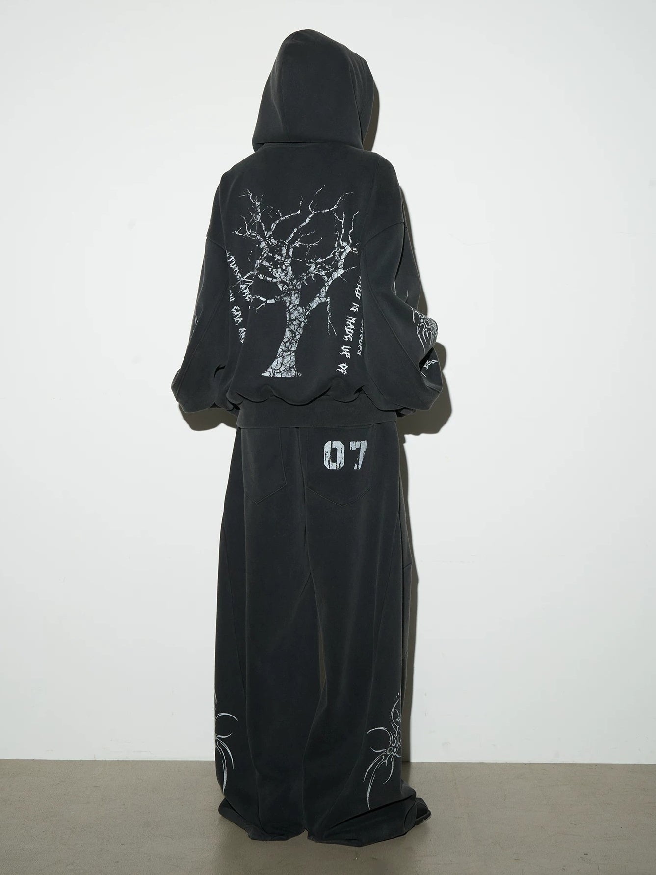 07 Graphic Hooded Zipped Parka MB7444