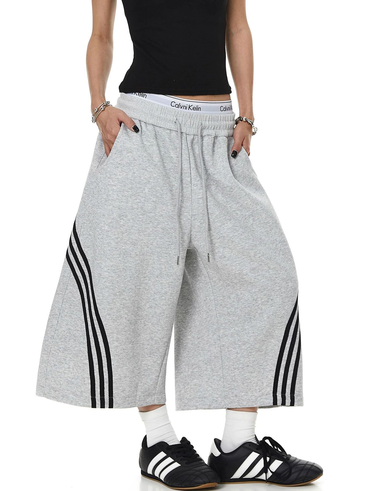 Side-Line Cropped Wide Sweat Pants MB7456