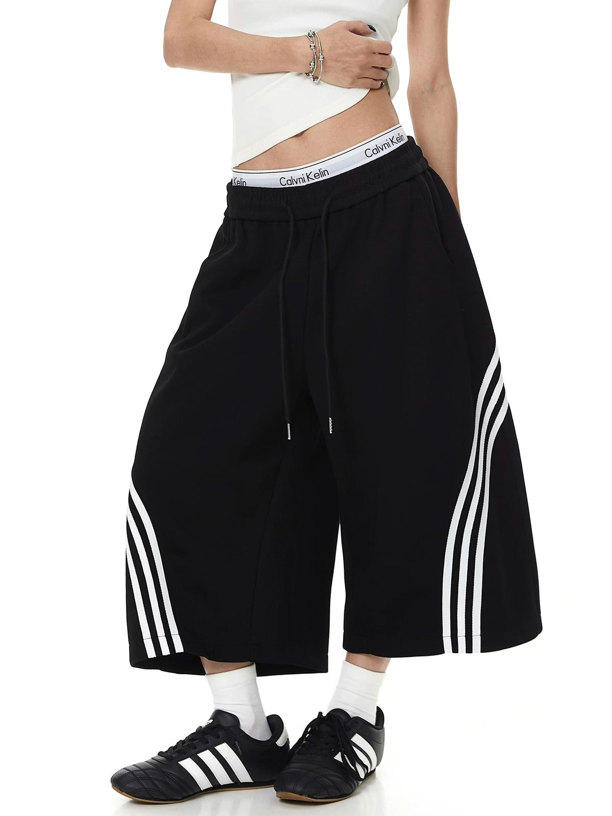 Side-Line Cropped Wide Sweat Pants MB7456