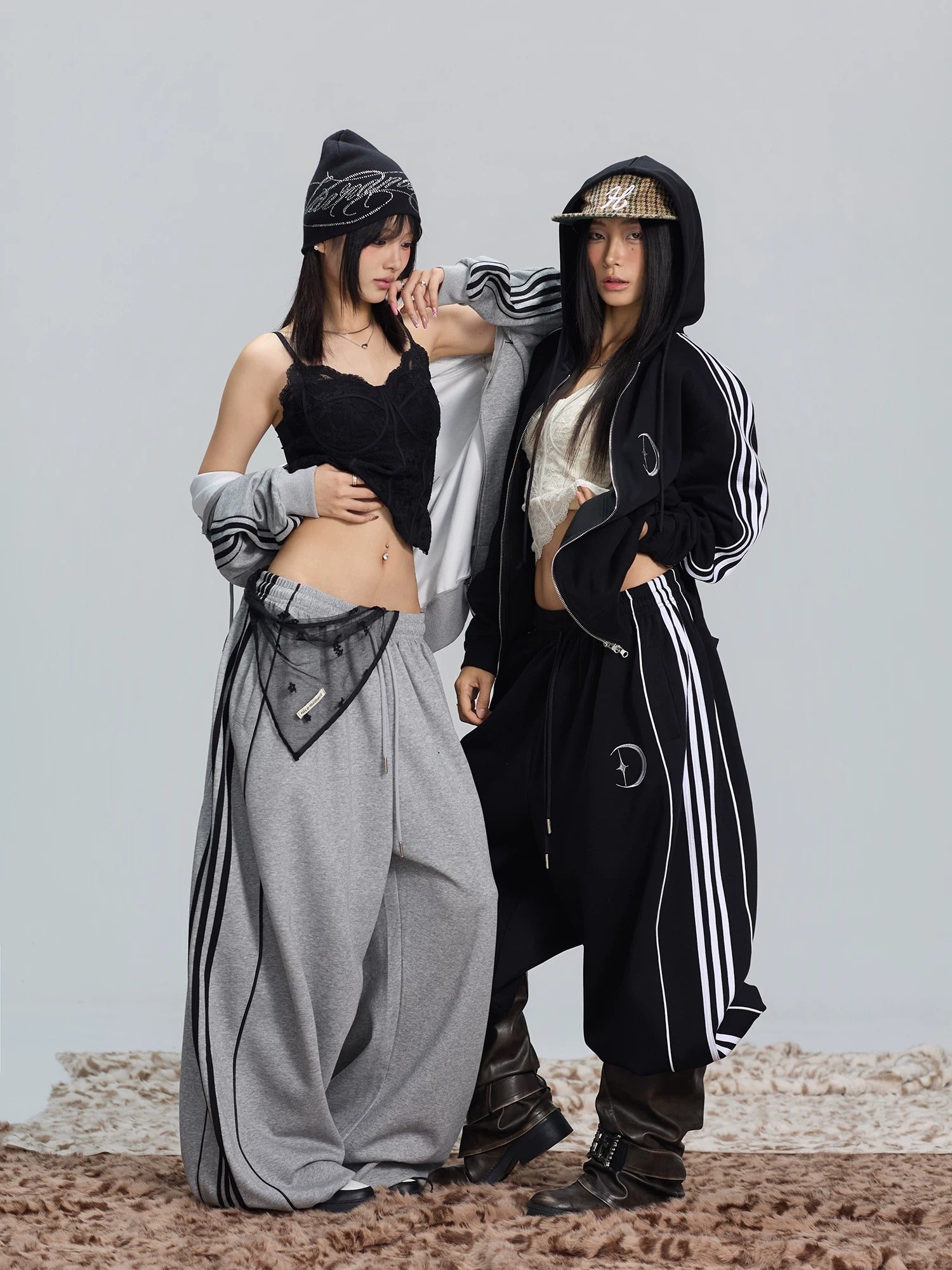 【上下別売り】Star＆Moon Graphic Side-Line Sweat Set-up MB7446