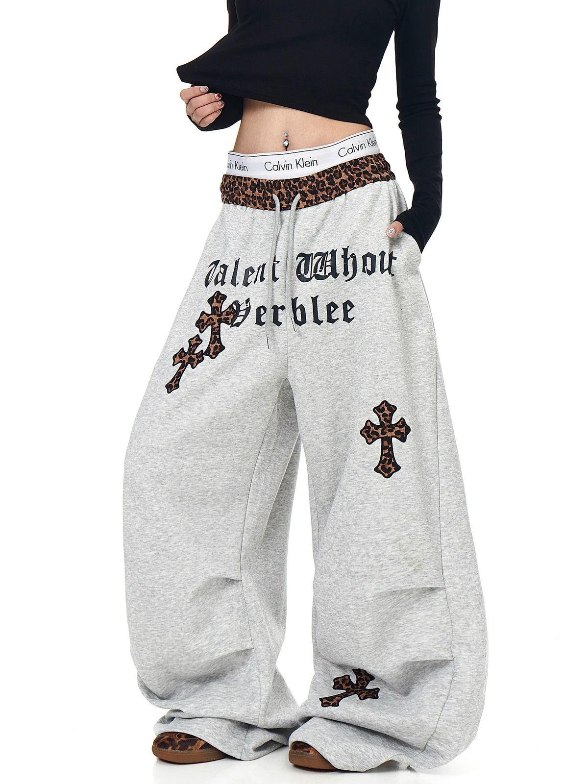 Leopard Cross Patch Curved Sweat Pants MB7452