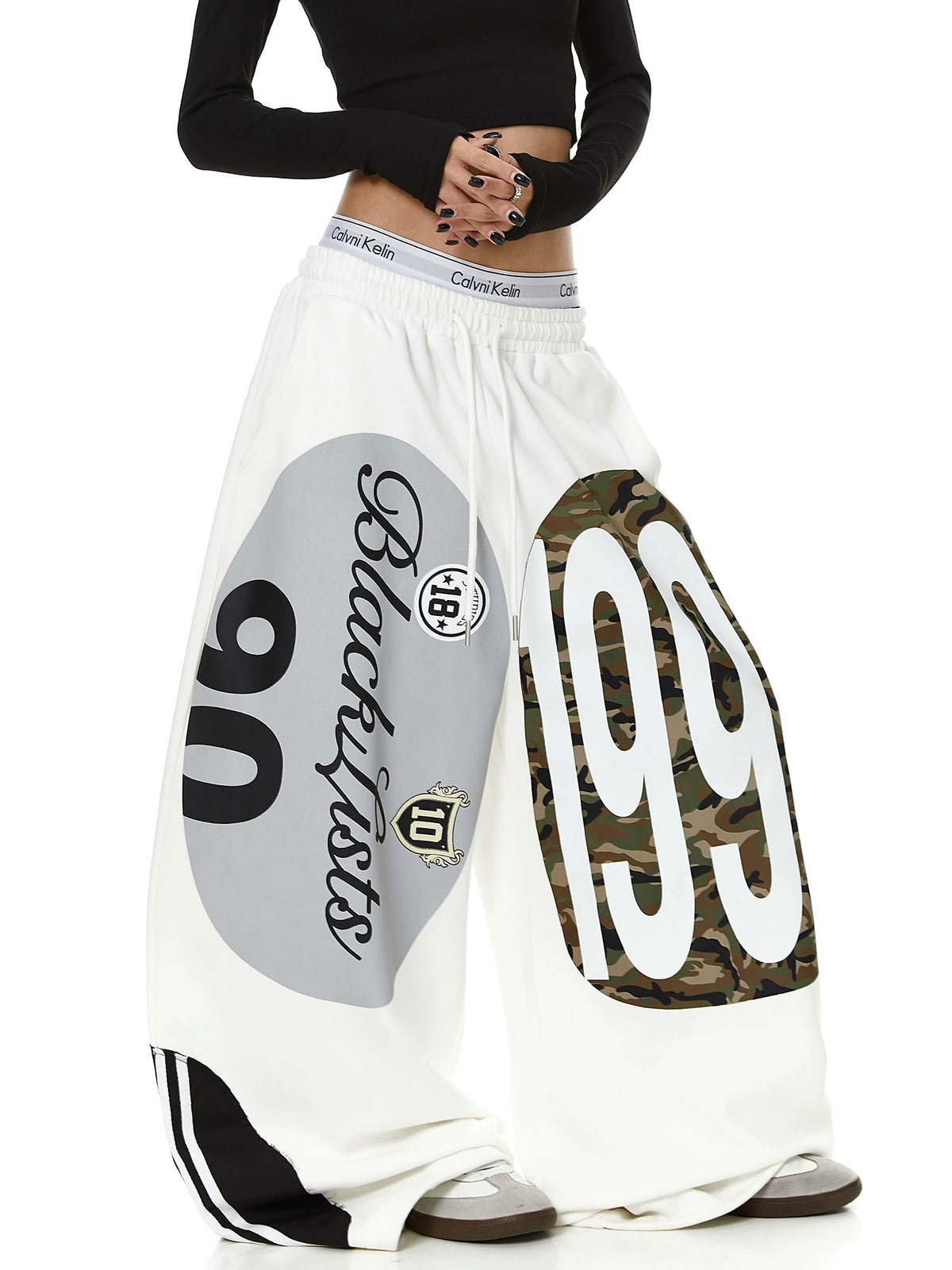 Circle Graffiti Wide Curved Sweat Pants MB7454