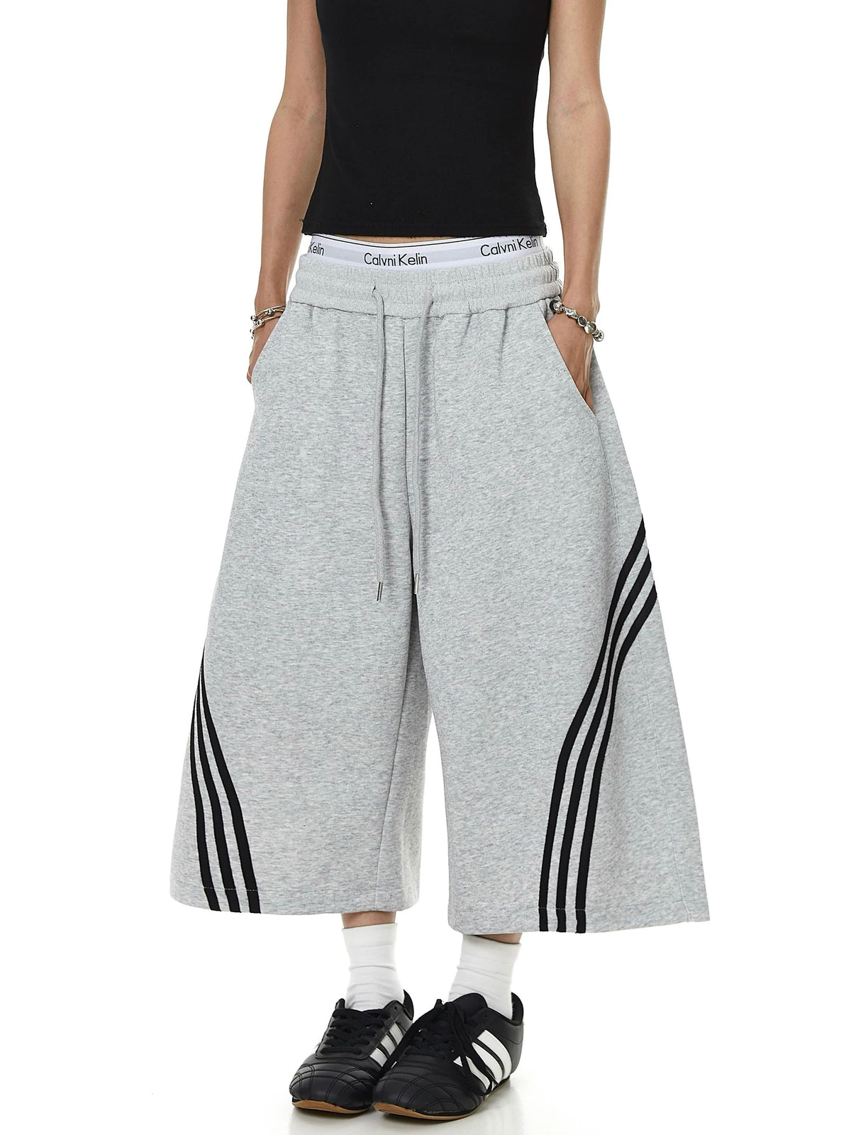 Side-Line Cropped Wide Sweat Pants MB7456