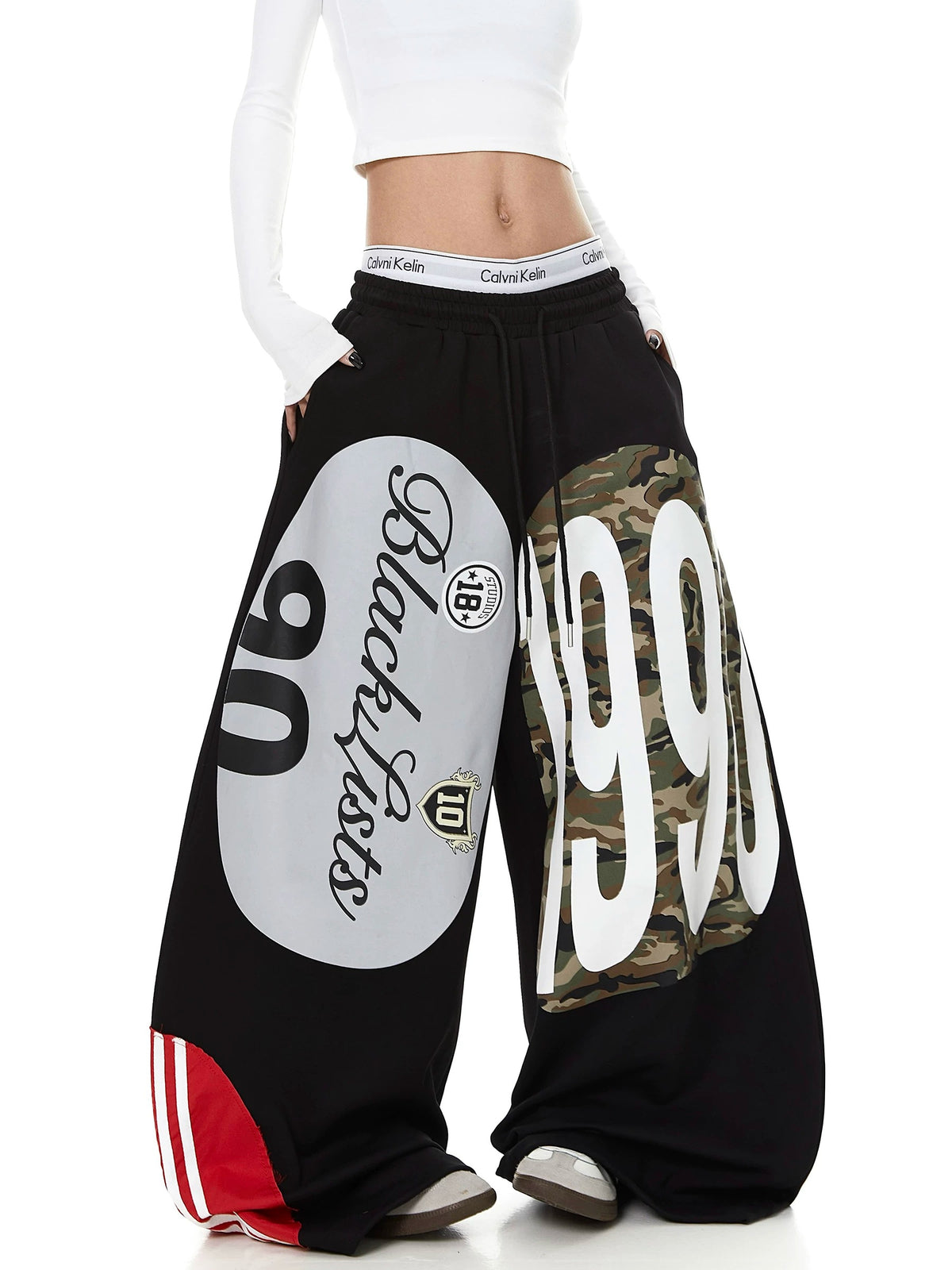 Circle Graffiti Wide Curved Sweat Pants MB7454