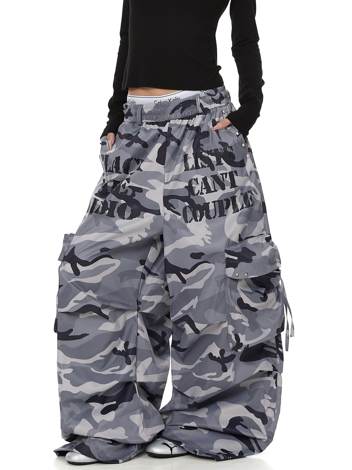 Letter Print Camouflage Wide Cargo Pants MB7451