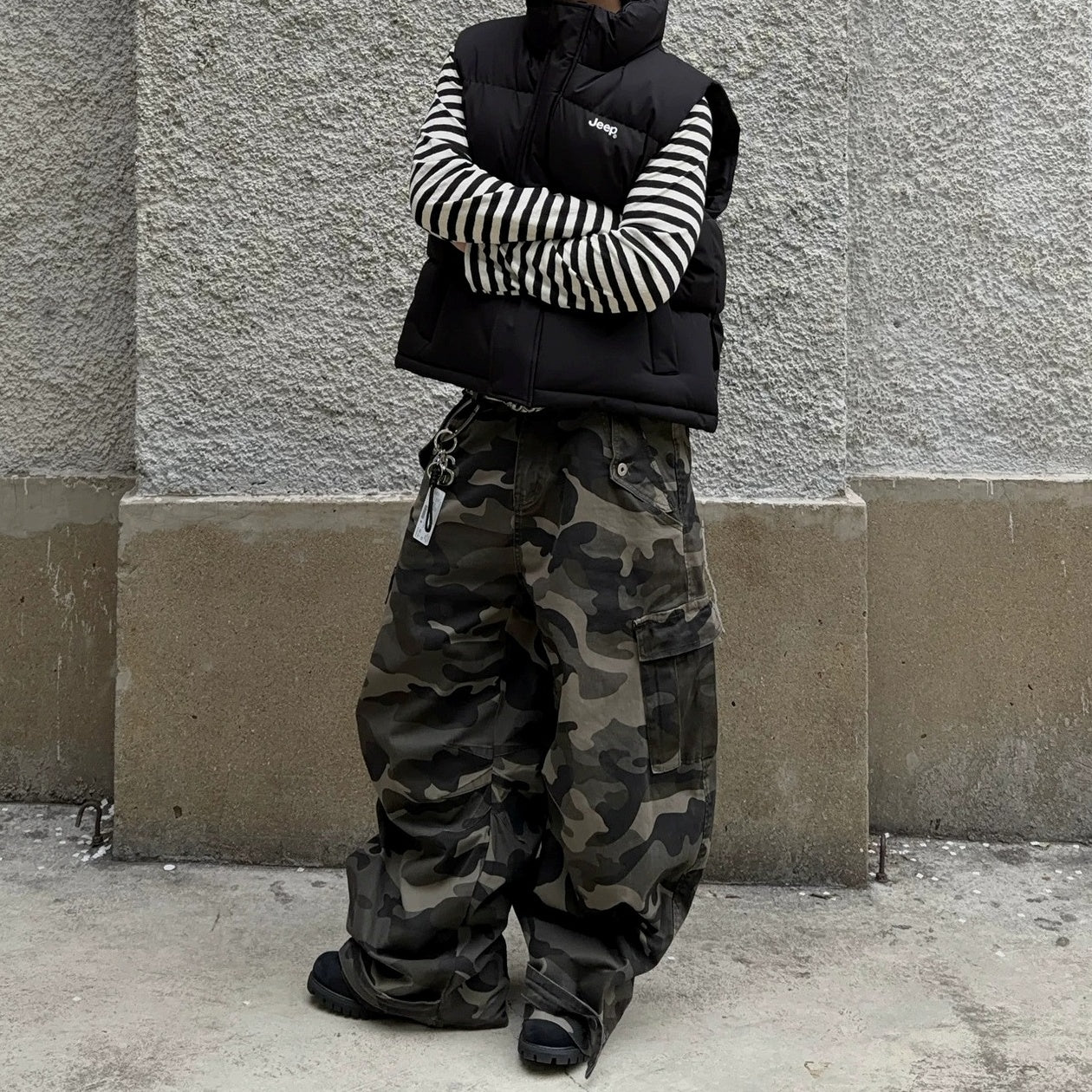 Wide Camouflage Cargo Curved Pants MB7397