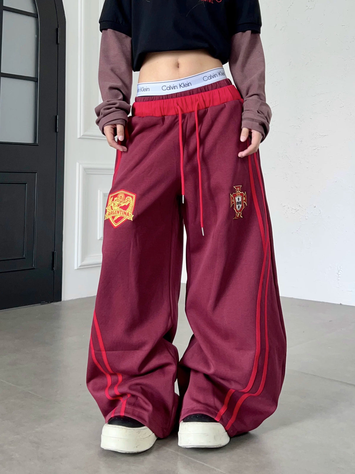 Emblem Double-Waist Striped Curved Sweat Pants MB7461