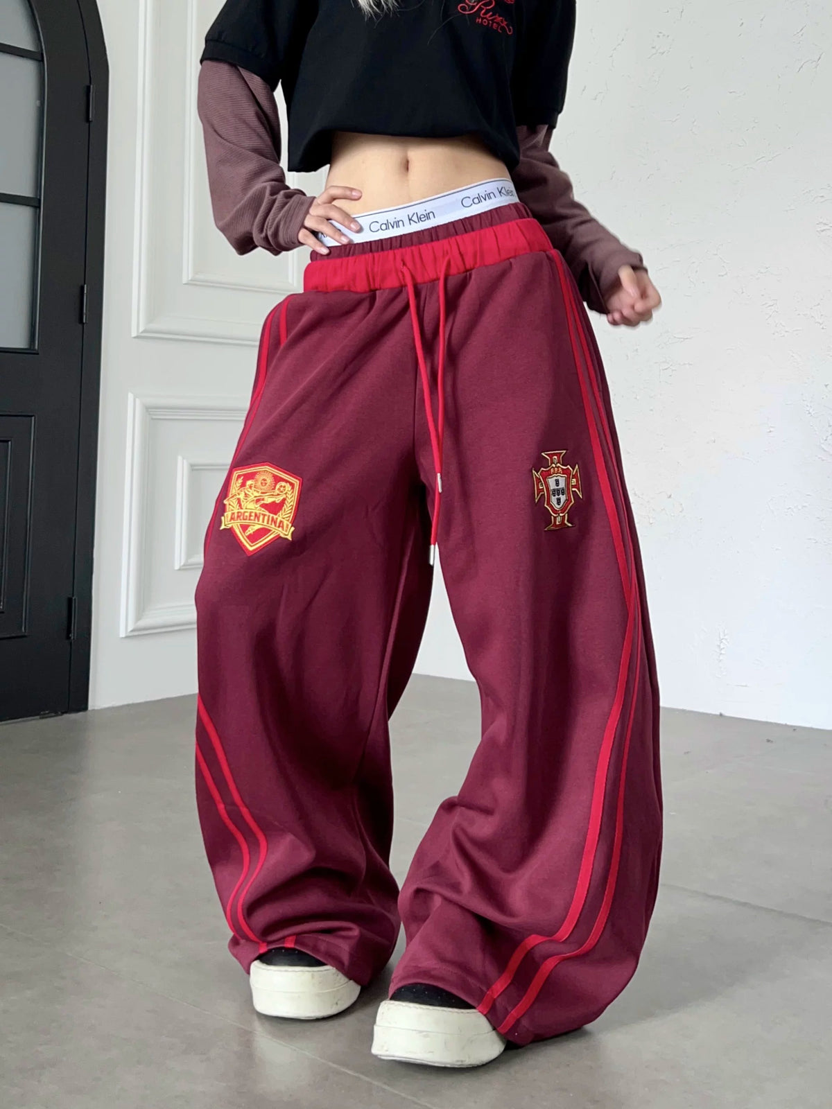 Emblem Double-Waist Striped Curved Sweat Pants MB7461