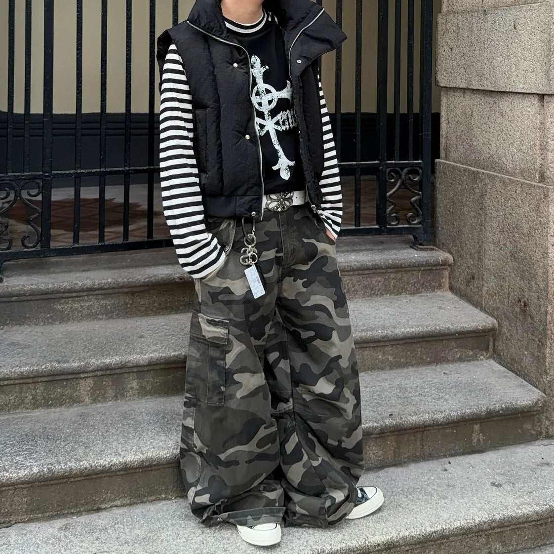 Wide Camouflage Cargo Curved Pants MB7397