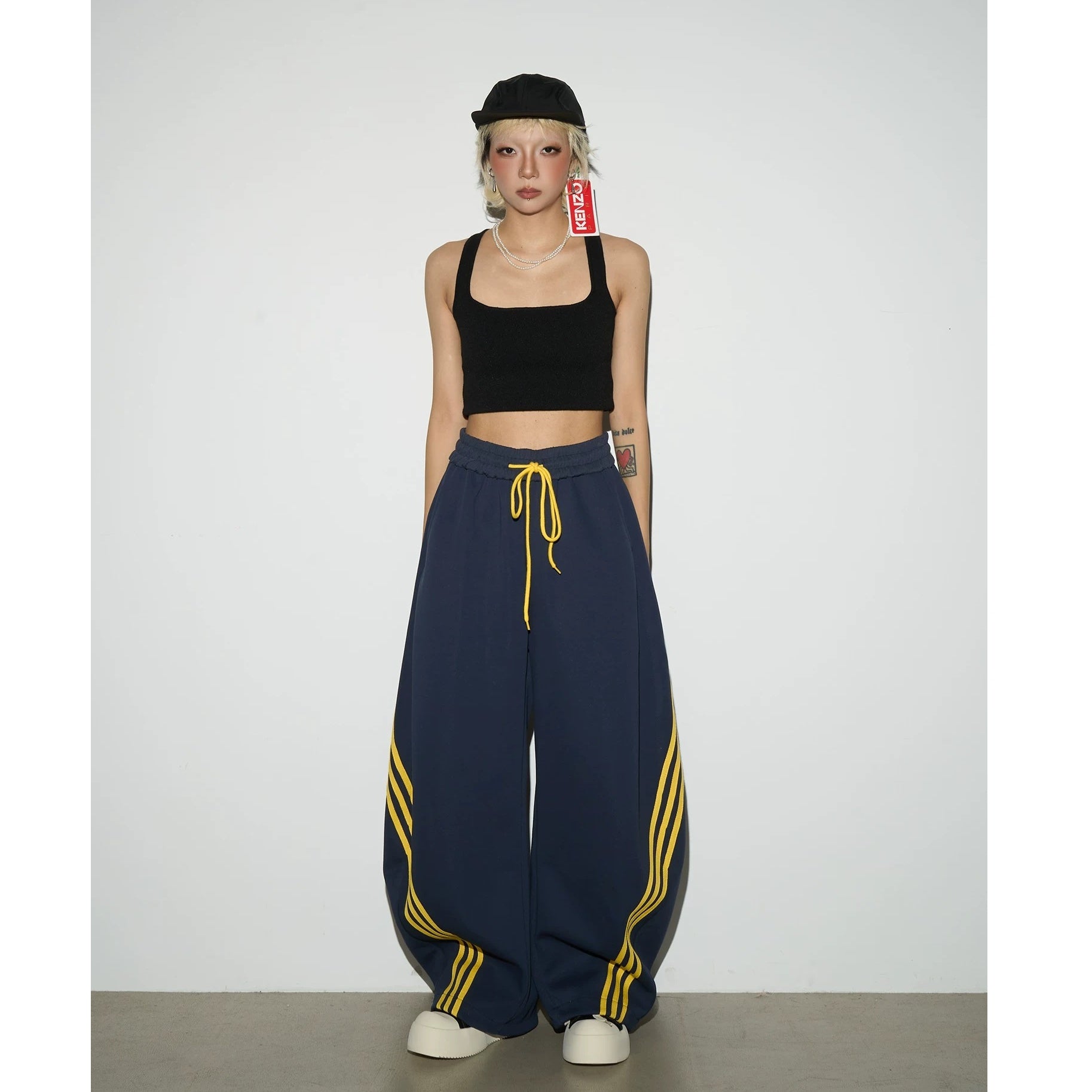 Three Bar Loose Sweat Pants MB7400