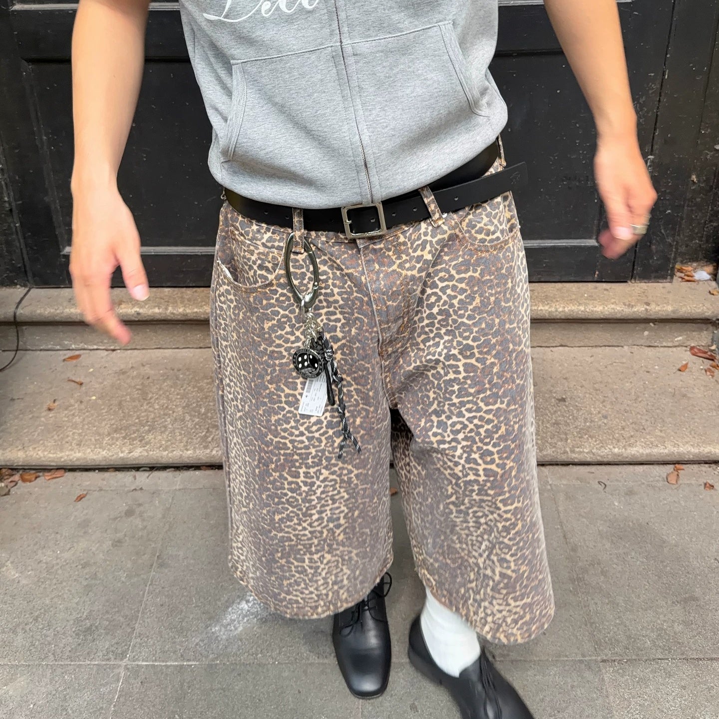 Vintage Leopard Wash Cargo Shorts MB7386