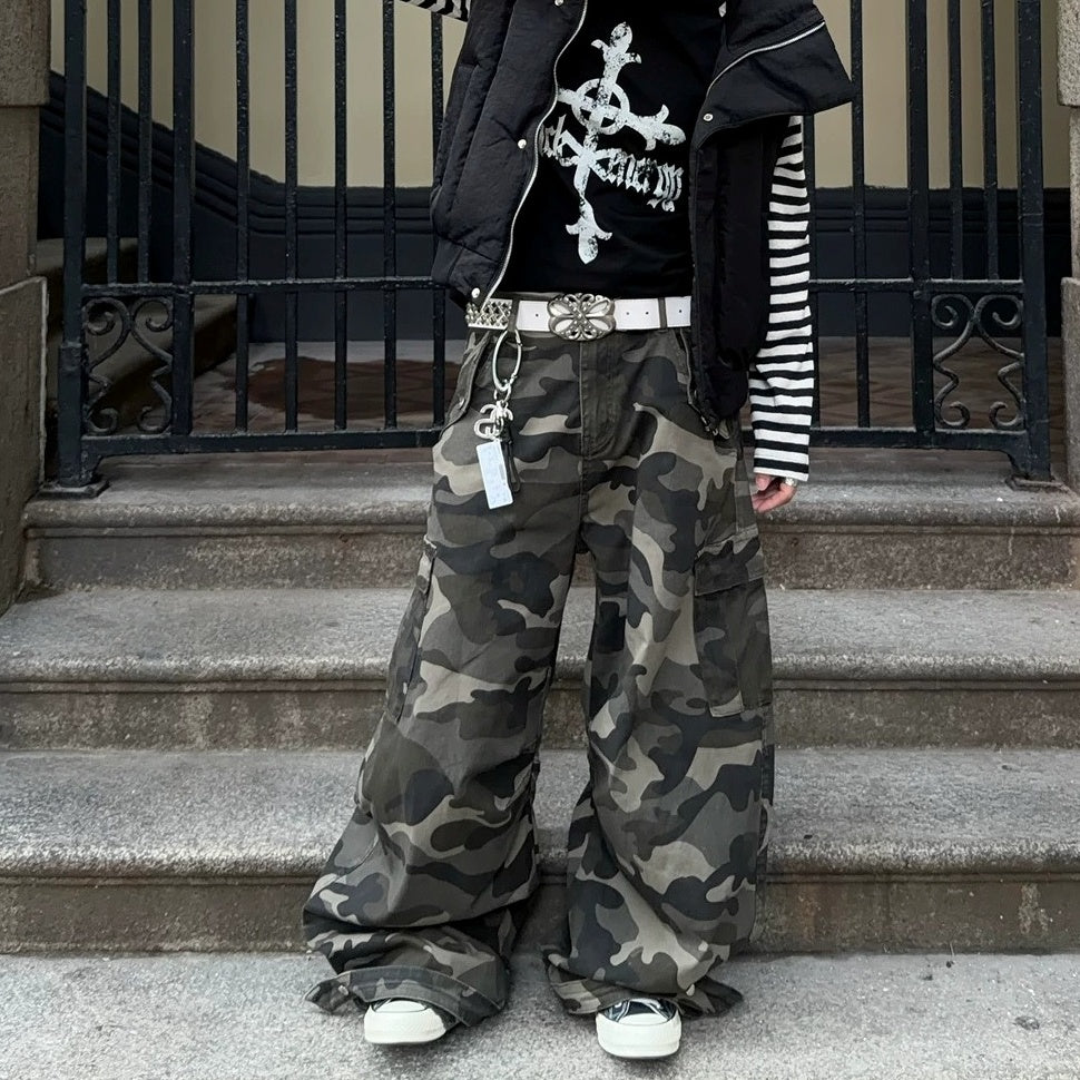 Wide Camouflage Cargo Curved Pants MB7397