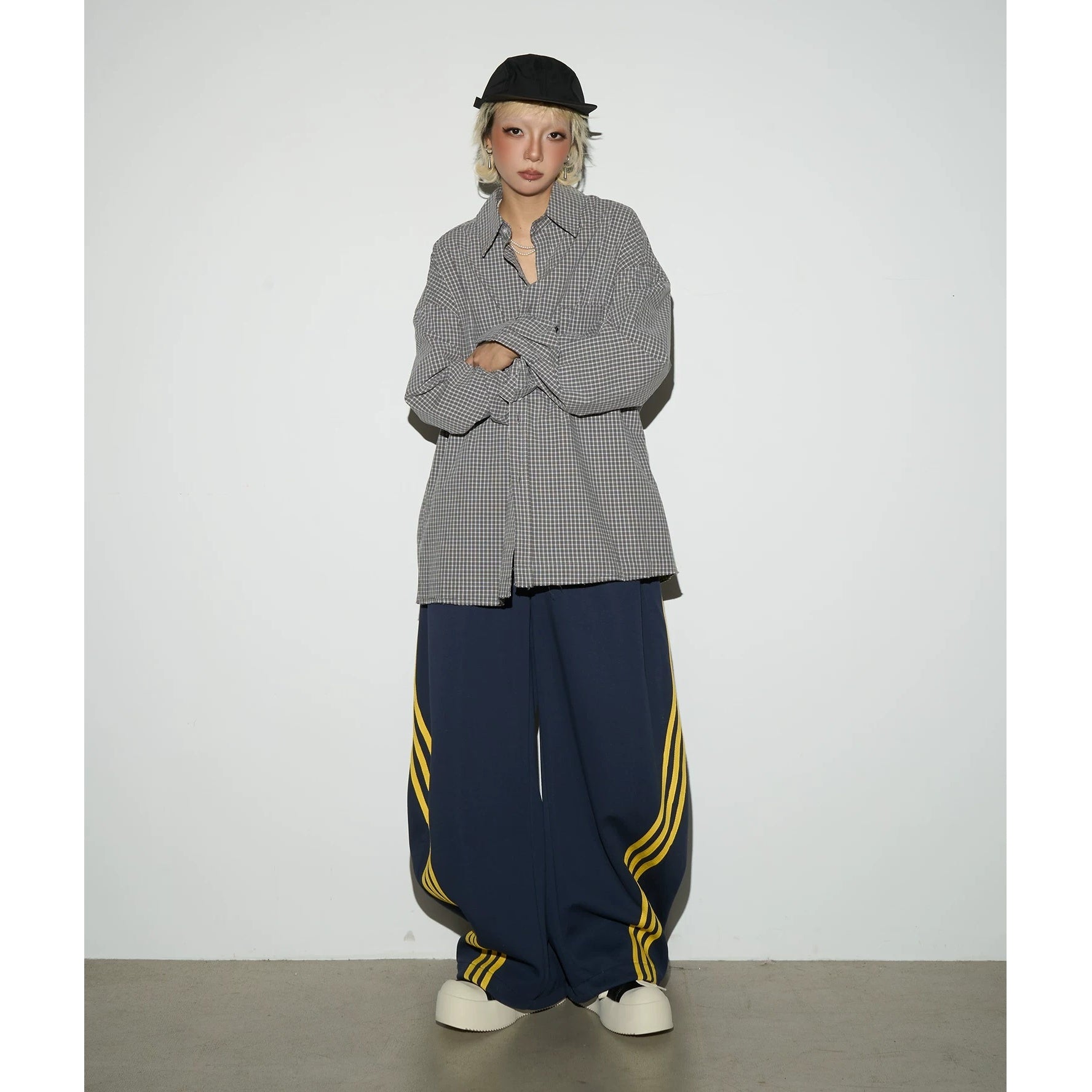 Three Bar Loose Sweat Pants MB7400