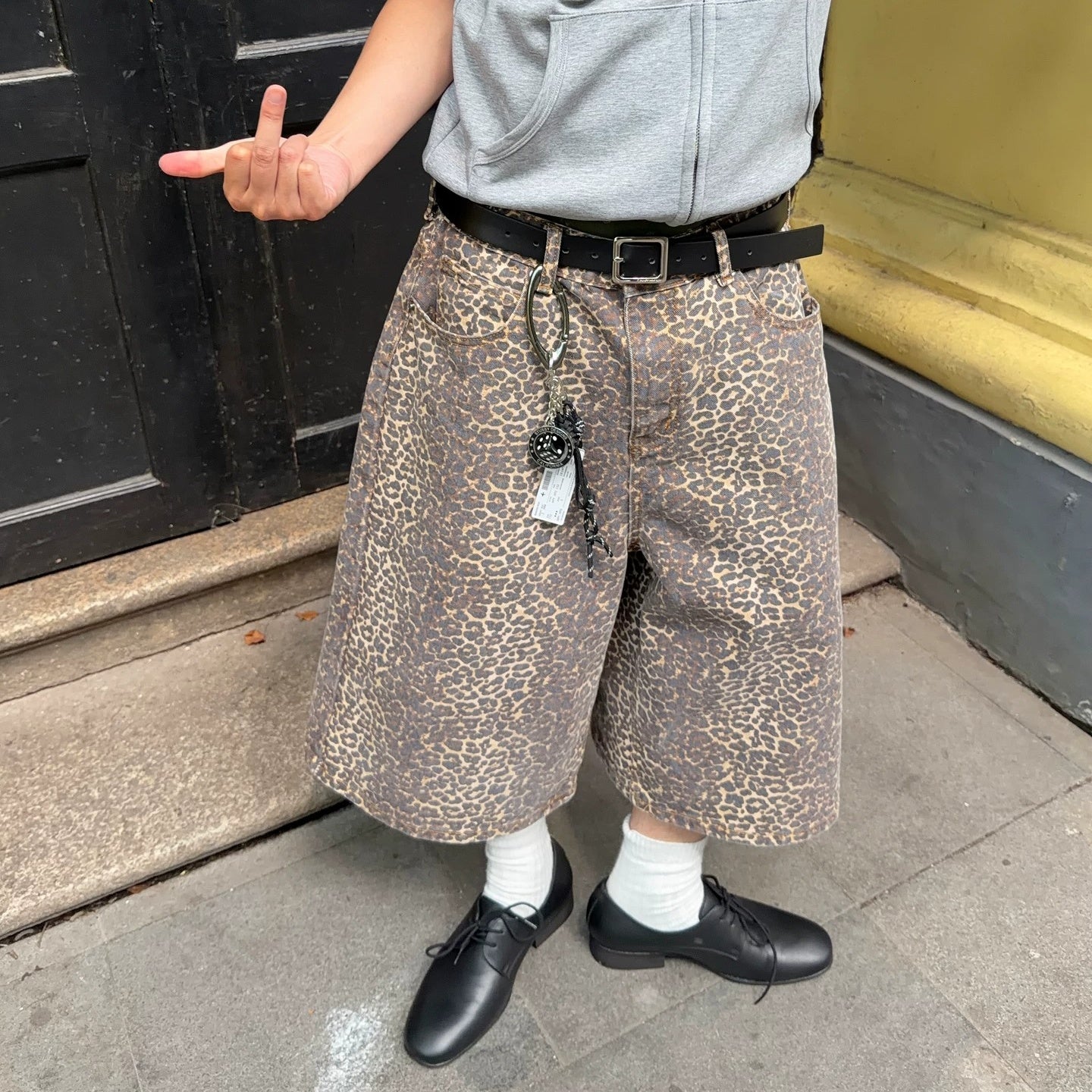 Vintage Leopard Wash Cargo Shorts MB7386