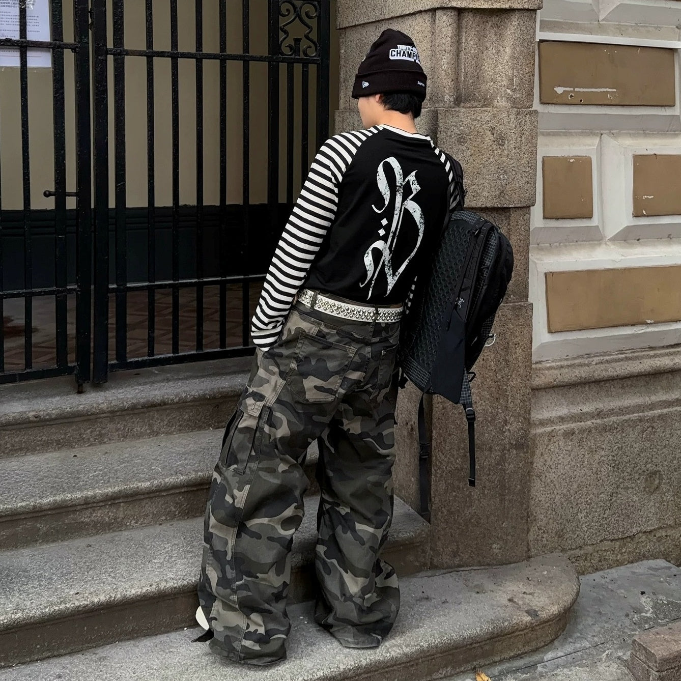 Wide Camouflage Cargo Curved Pants MB7397