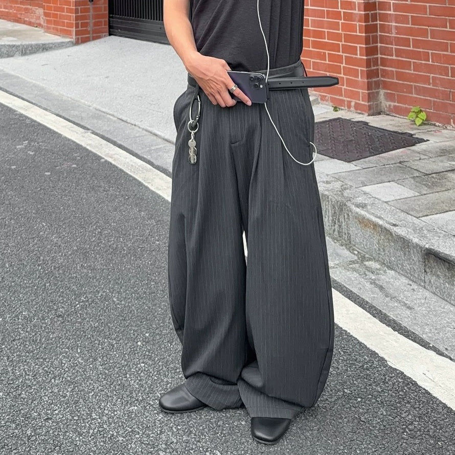 Pinstripe Tuck Loose Curved Pants MB7384