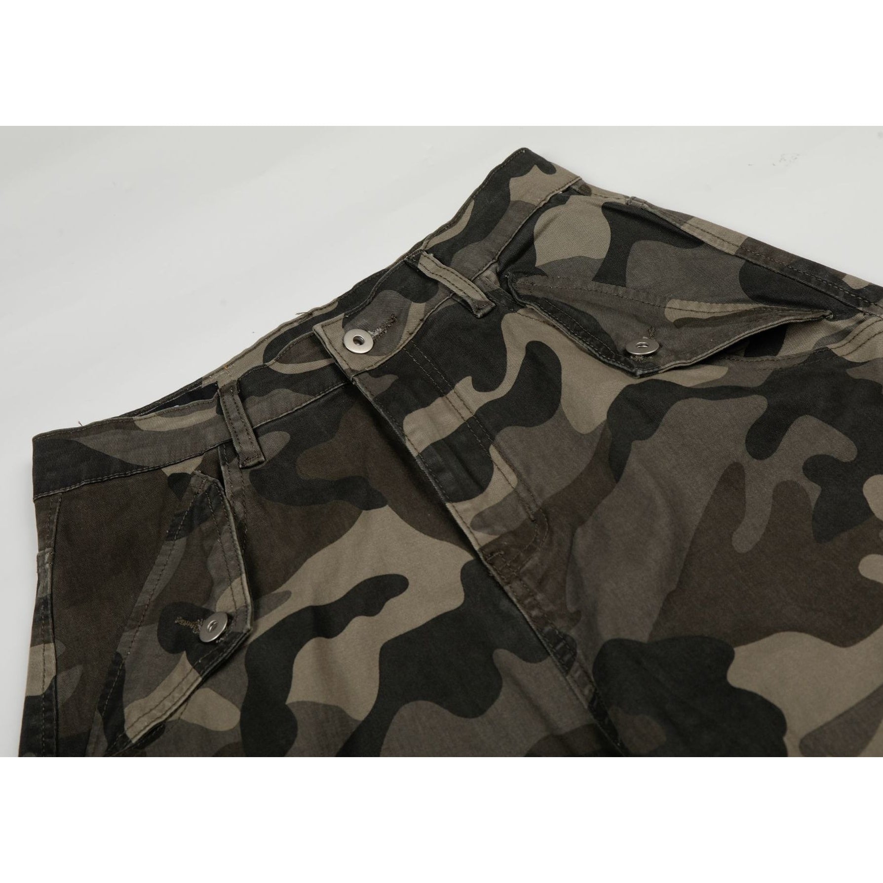 Wide Camouflage Cargo Curved Pants MB7397