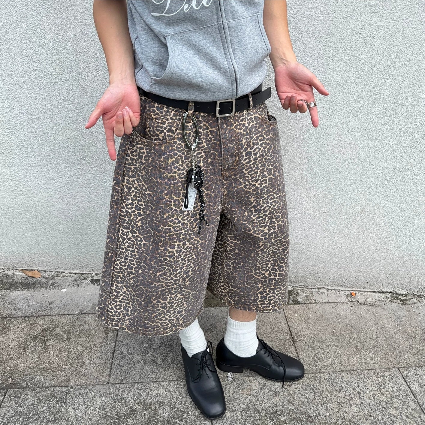 Vintage Leopard Wash Cargo Shorts MB7386