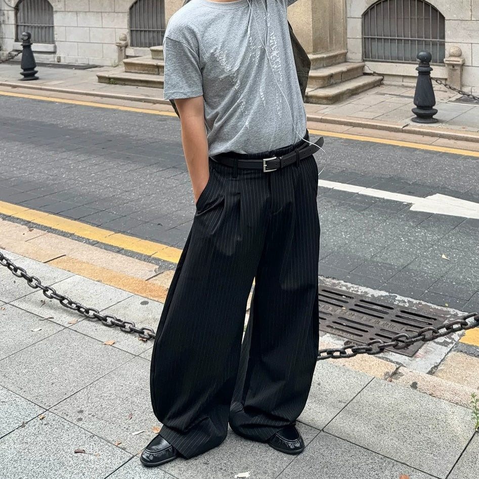 Pinstripe Tuck Loose Curved Pants MB7384