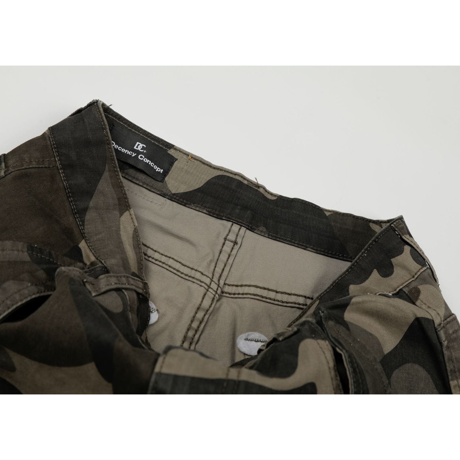 Wide Camouflage Cargo Curved Pants MB7397