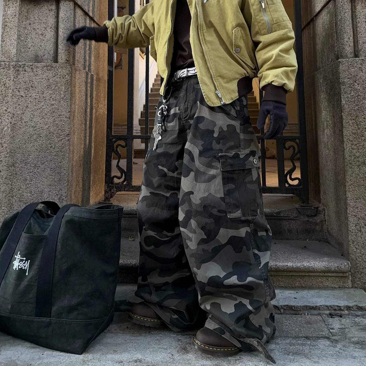 Wide Camouflage Cargo Curved Pants MB7397