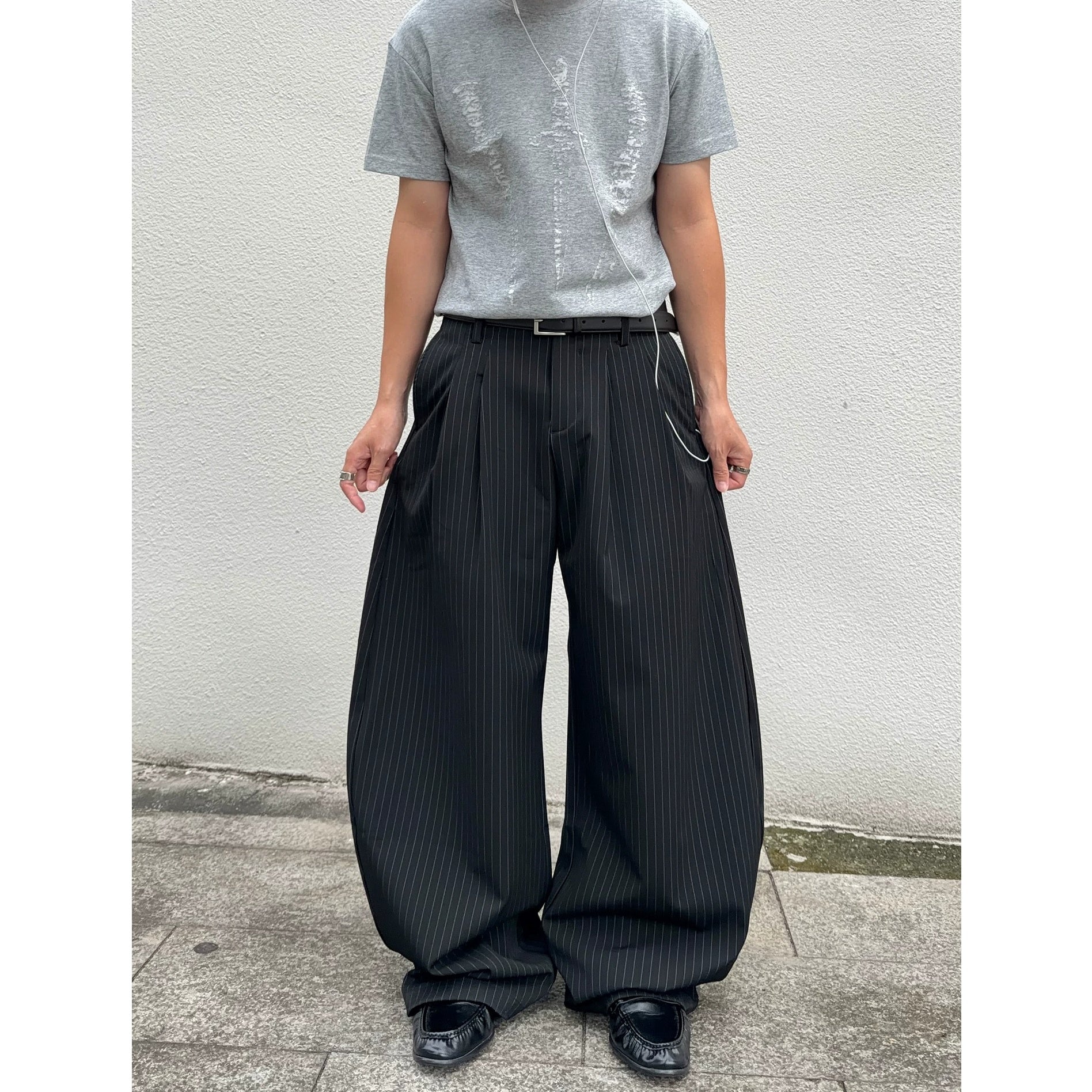 Pinstripe Tuck Loose Curved Pants MB7384