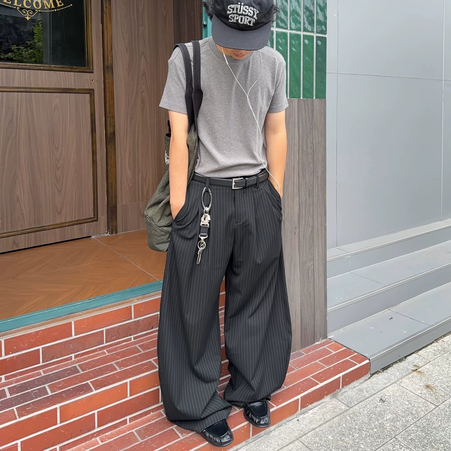 Pinstripe Tuck Loose Curved Pants MB7384