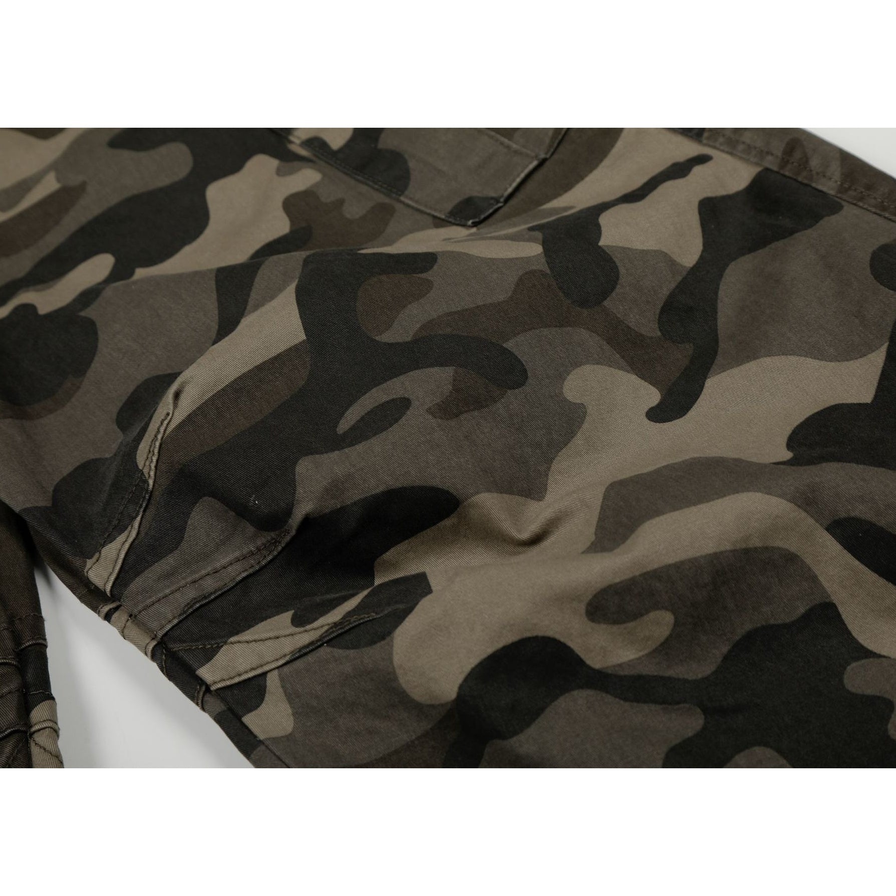 Wide Camouflage Cargo Curved Pants MB7397