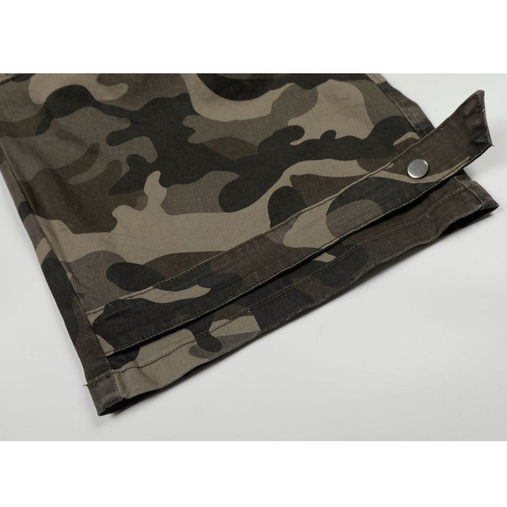 Wide Camouflage Cargo Curved Pants MB7397