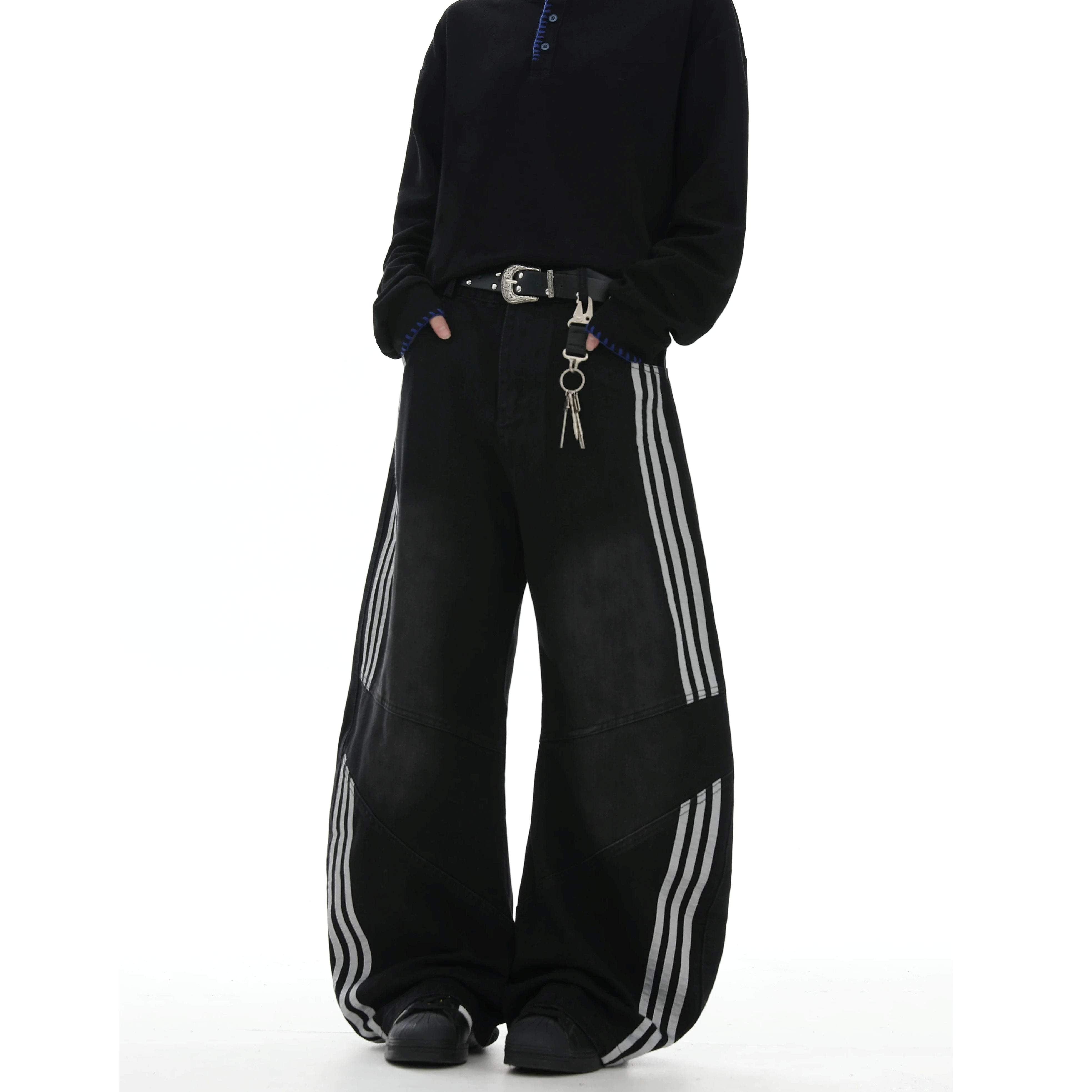 Deconstructed Three-Stripe Curved Jeans MB7419