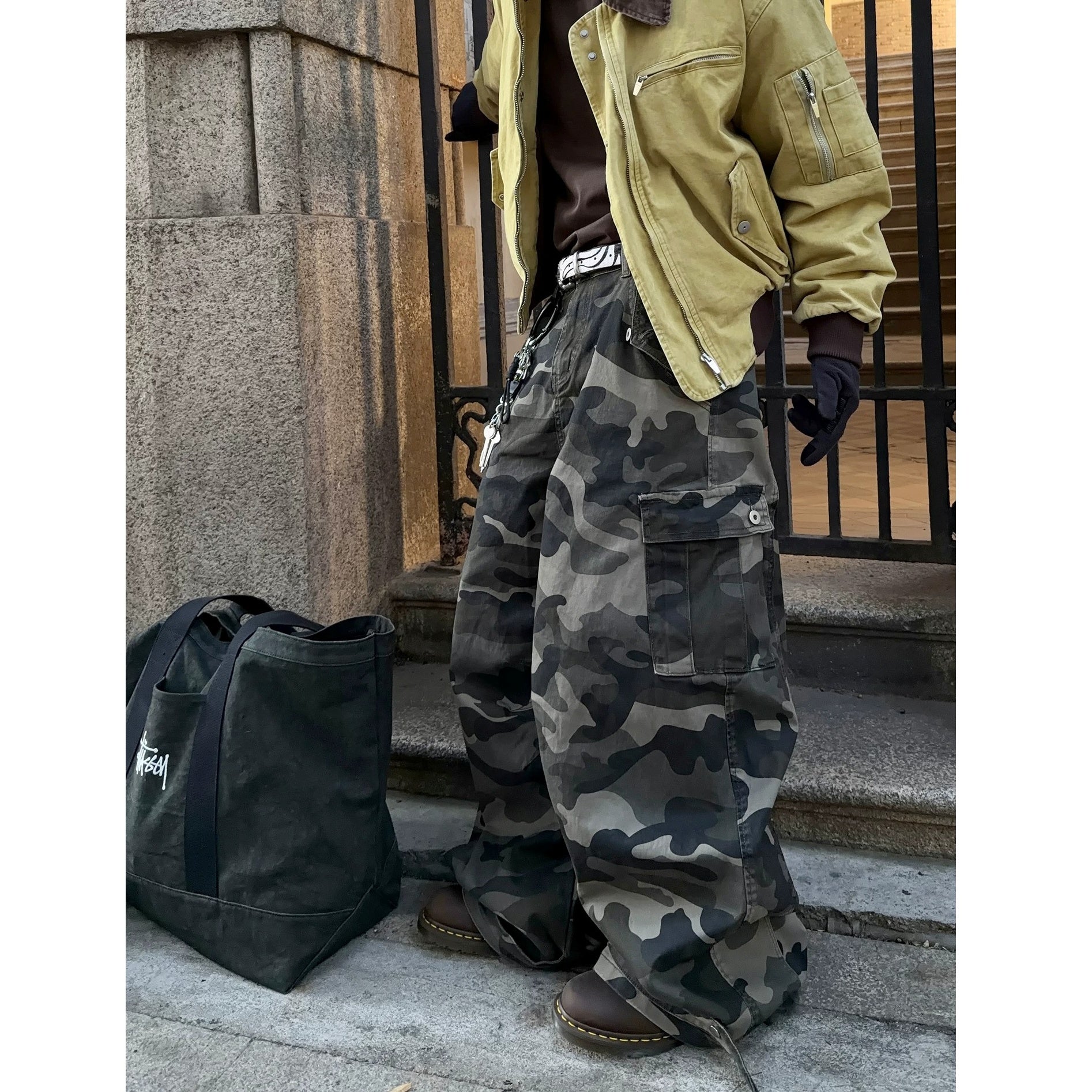 Wide Camouflage Cargo Curved Pants MB7397