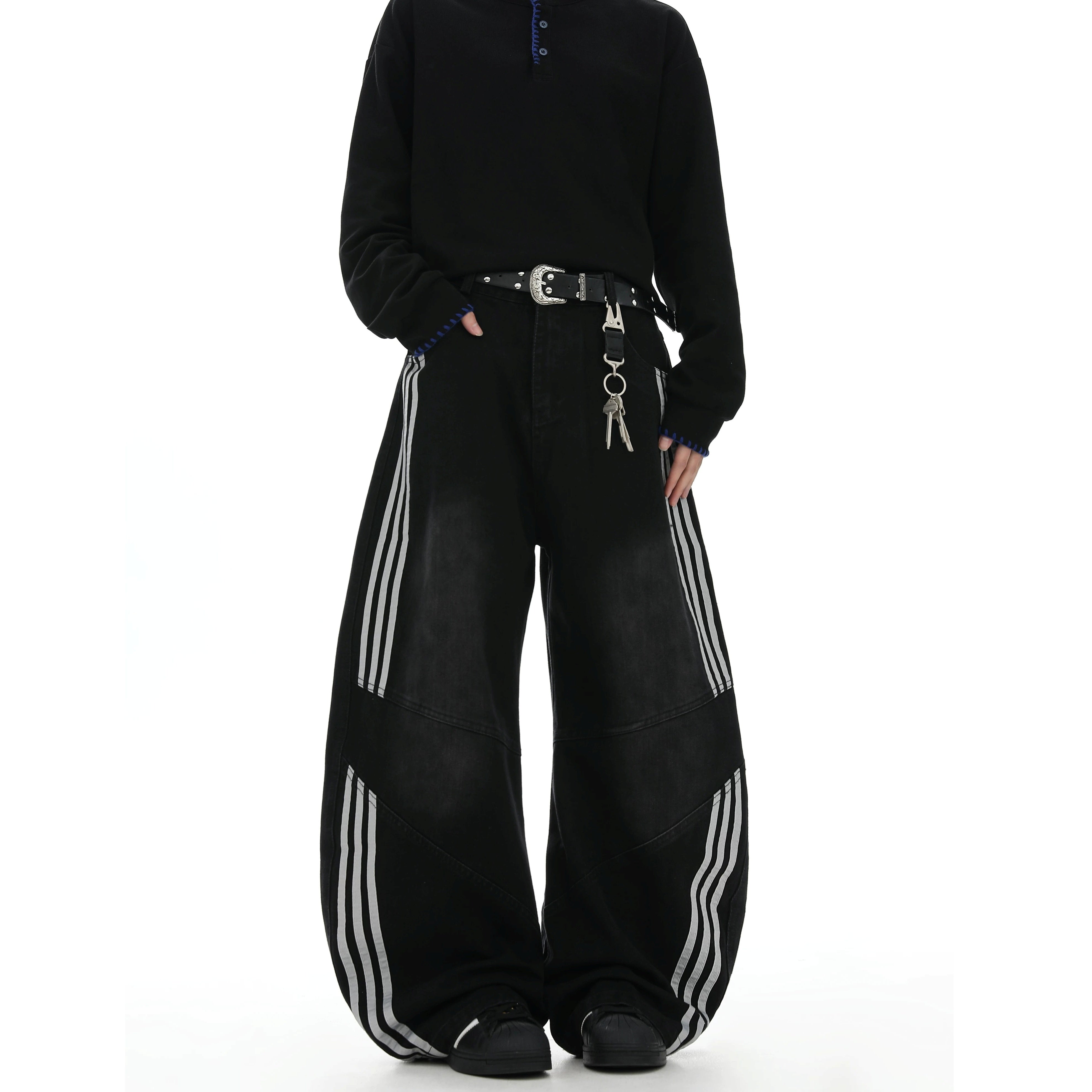 Deconstructed Three-Stripe Curved Jeans MB7419