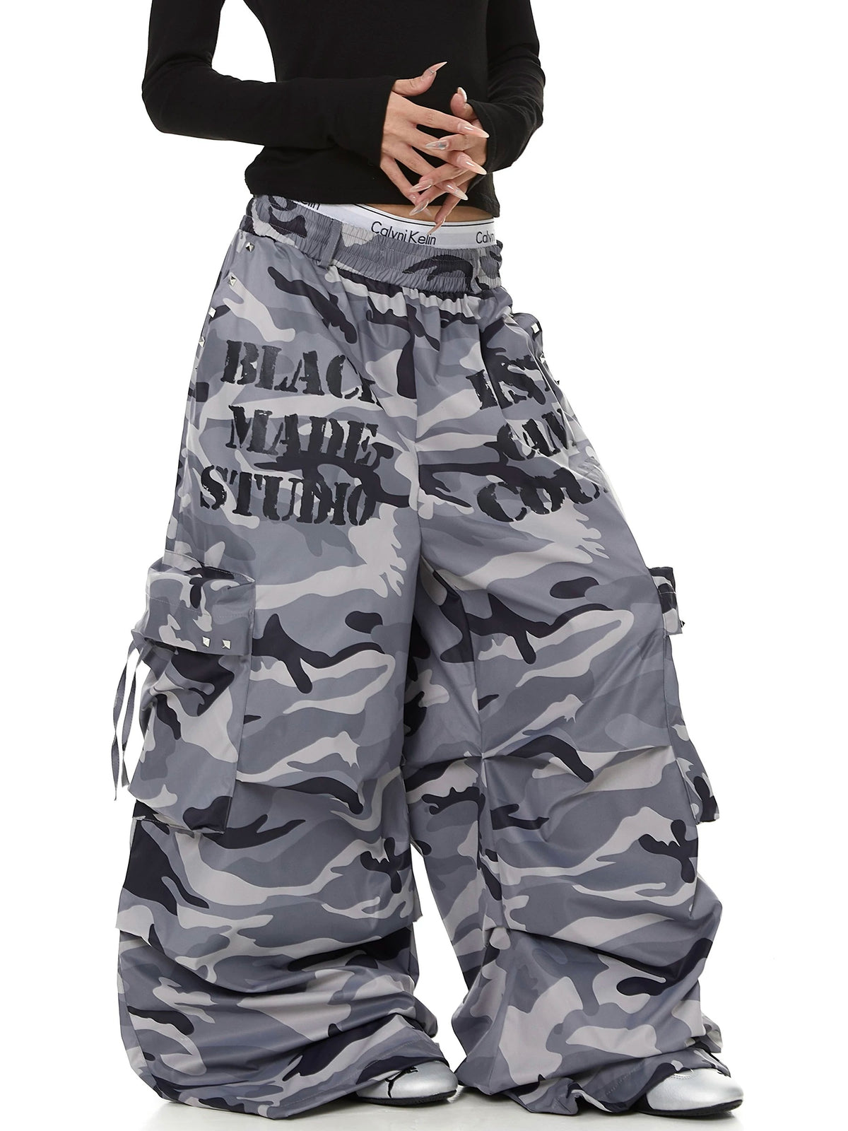 Letter Print Camouflage Wide Cargo Pants MB7451