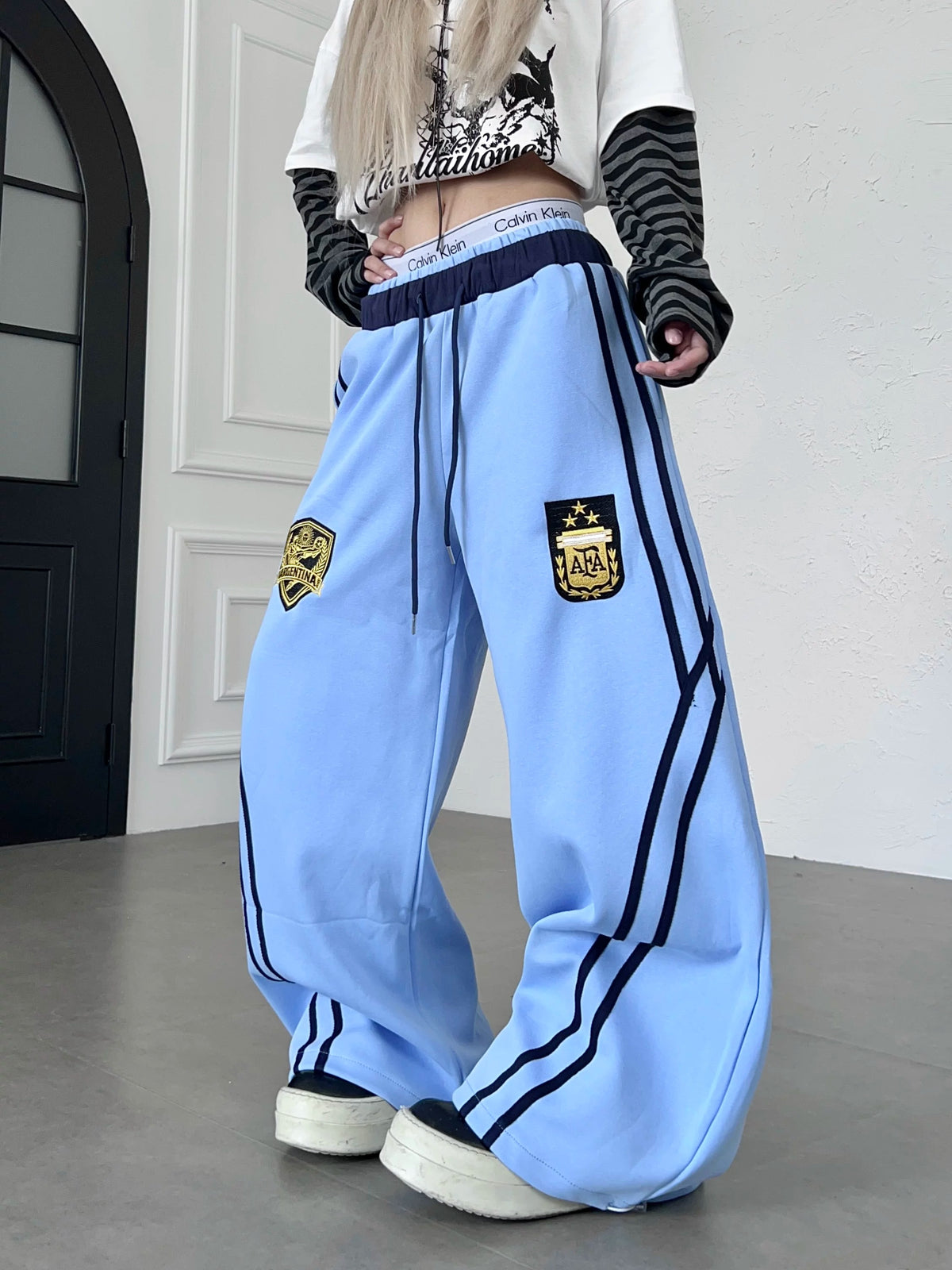 Emblem Double-Waist Striped Curved Sweat Pants MB7461